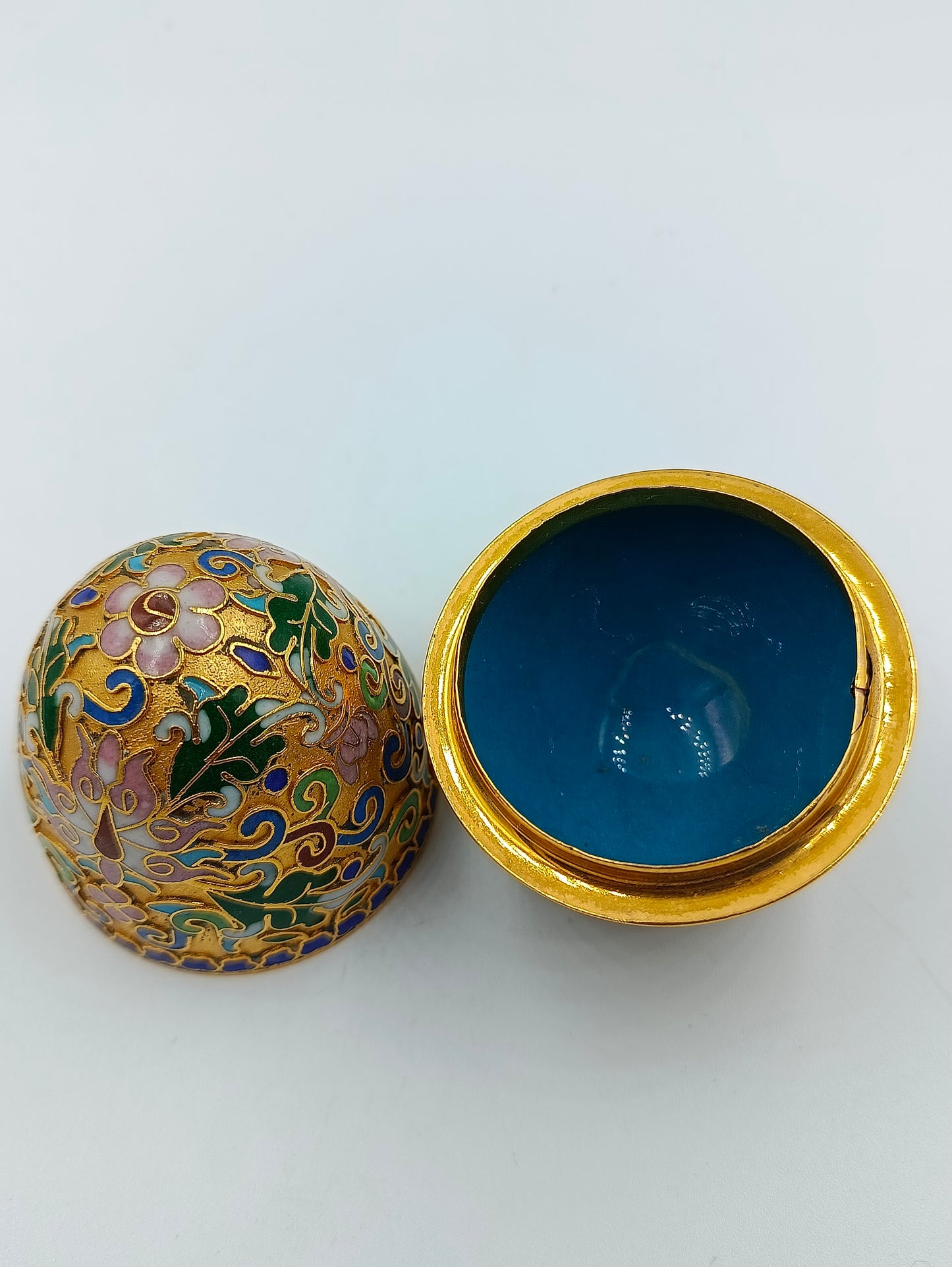 Prächtige Fabergé-Stil Schatulle mit Emaille und Edelsteinverzierung