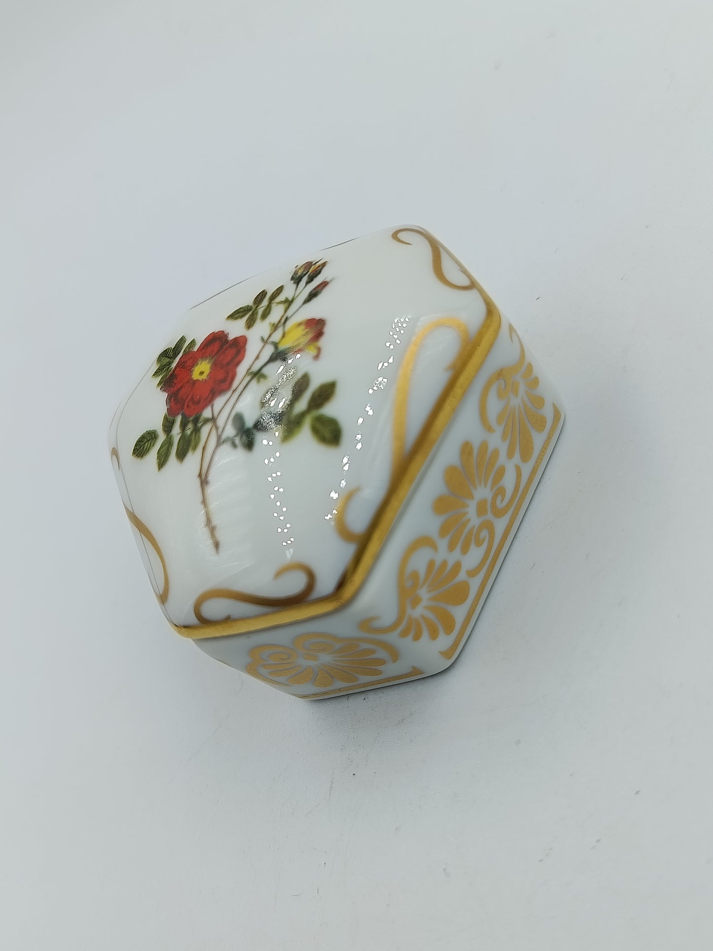 Porzellanschatulle  aus Empress Josephine’s Rose Garden