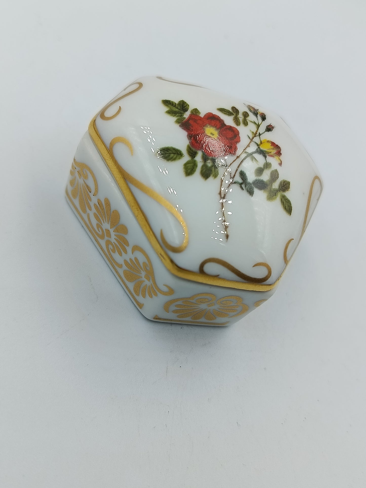 Porzellanschatulle  aus Empress Josephine’s Rose Garden
