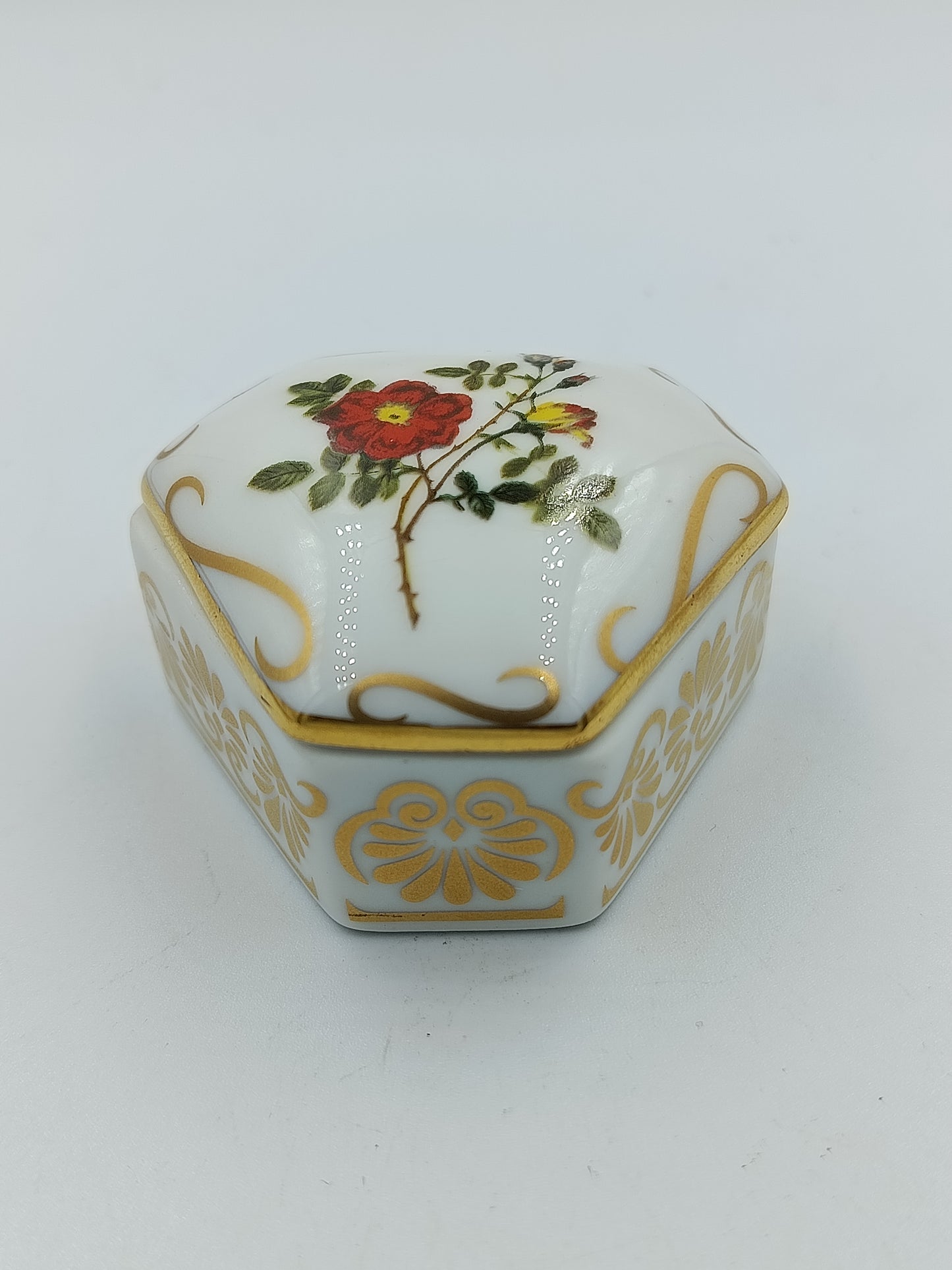 Porzellanschatulle  aus Empress Josephine’s Rose Garden