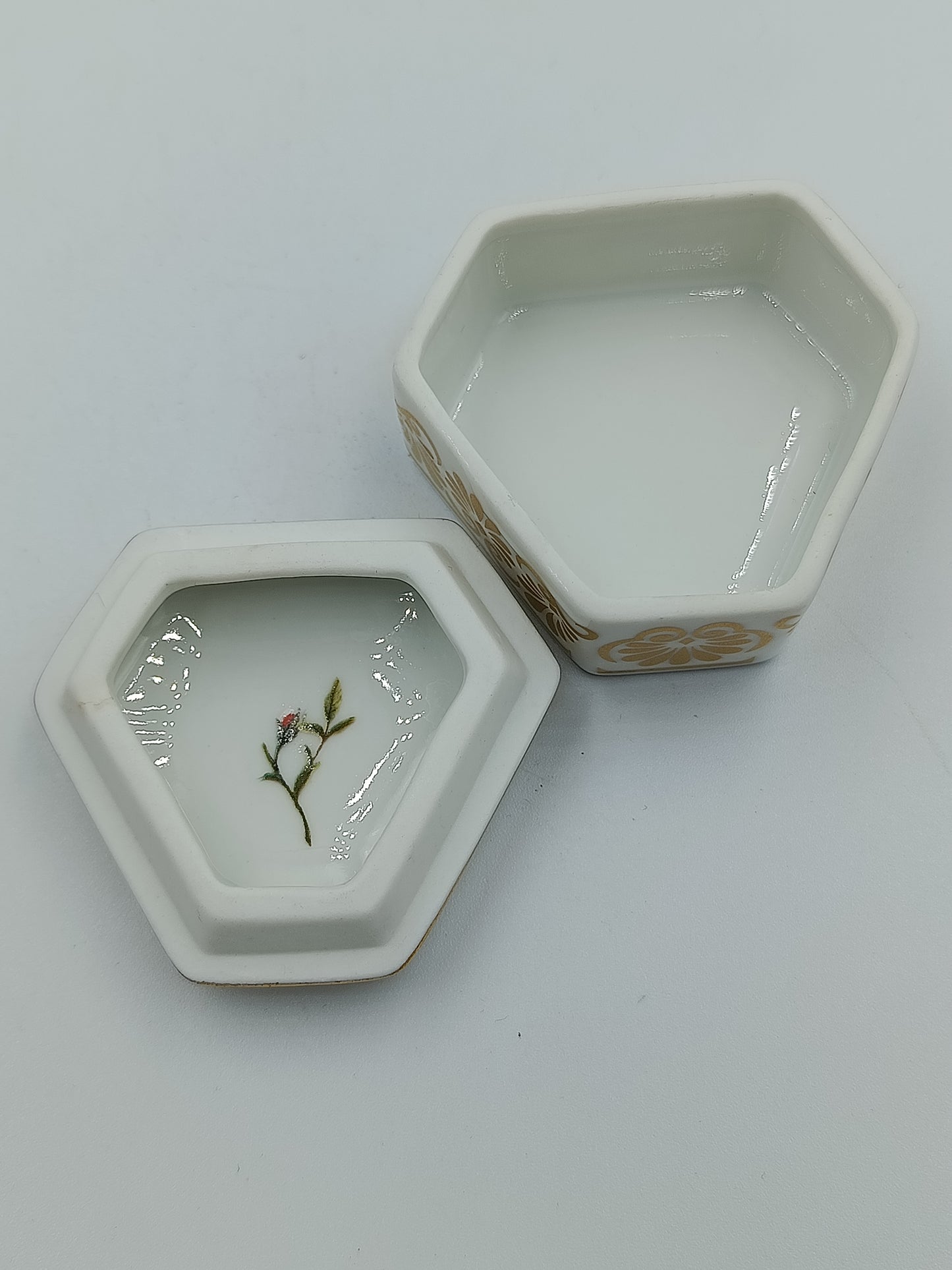 Porzellanschatulle  aus Empress Josephine’s Rose Garden