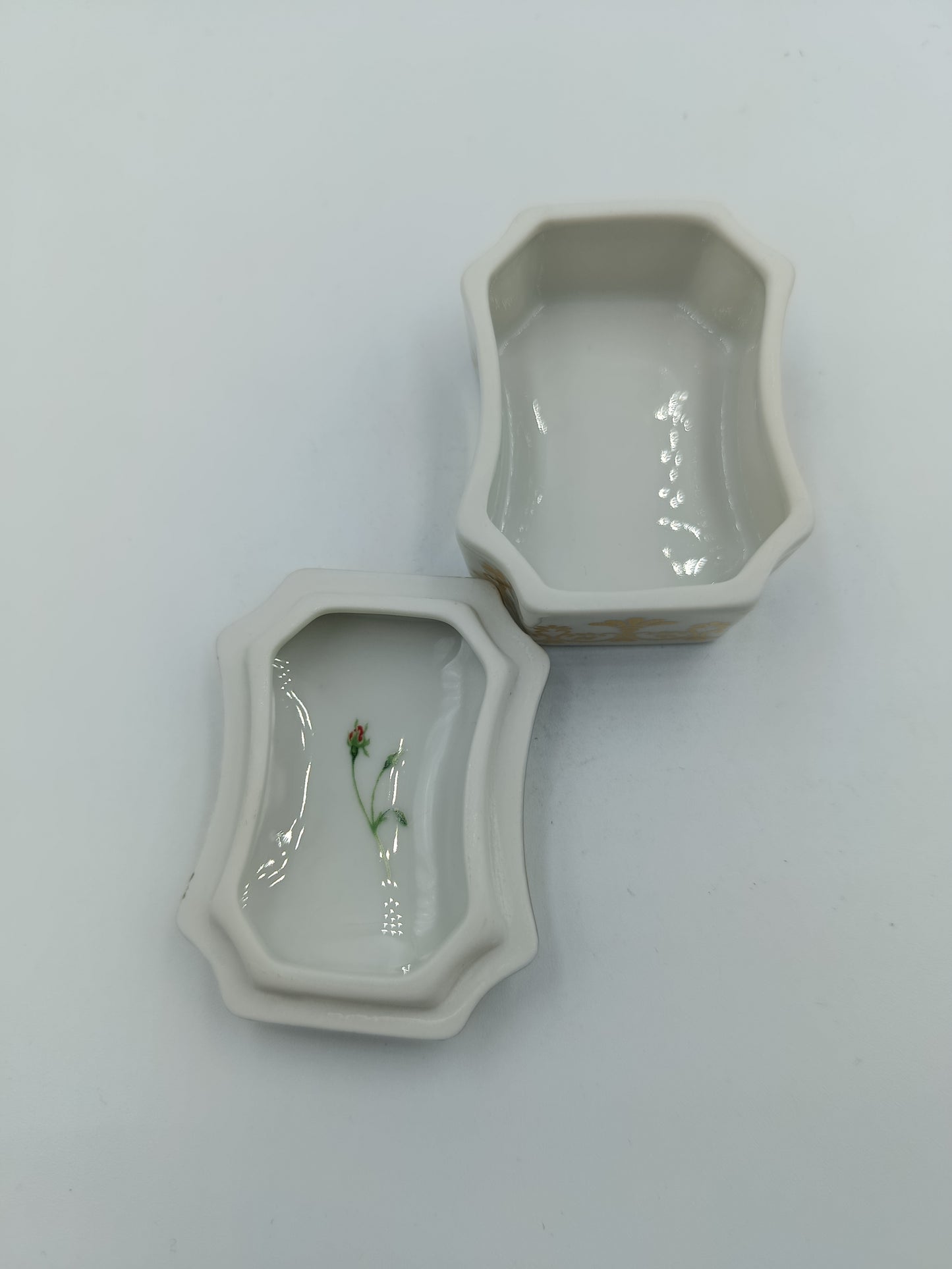 Porzellanschatulle  aus Empress Josephine’s Rose Garden