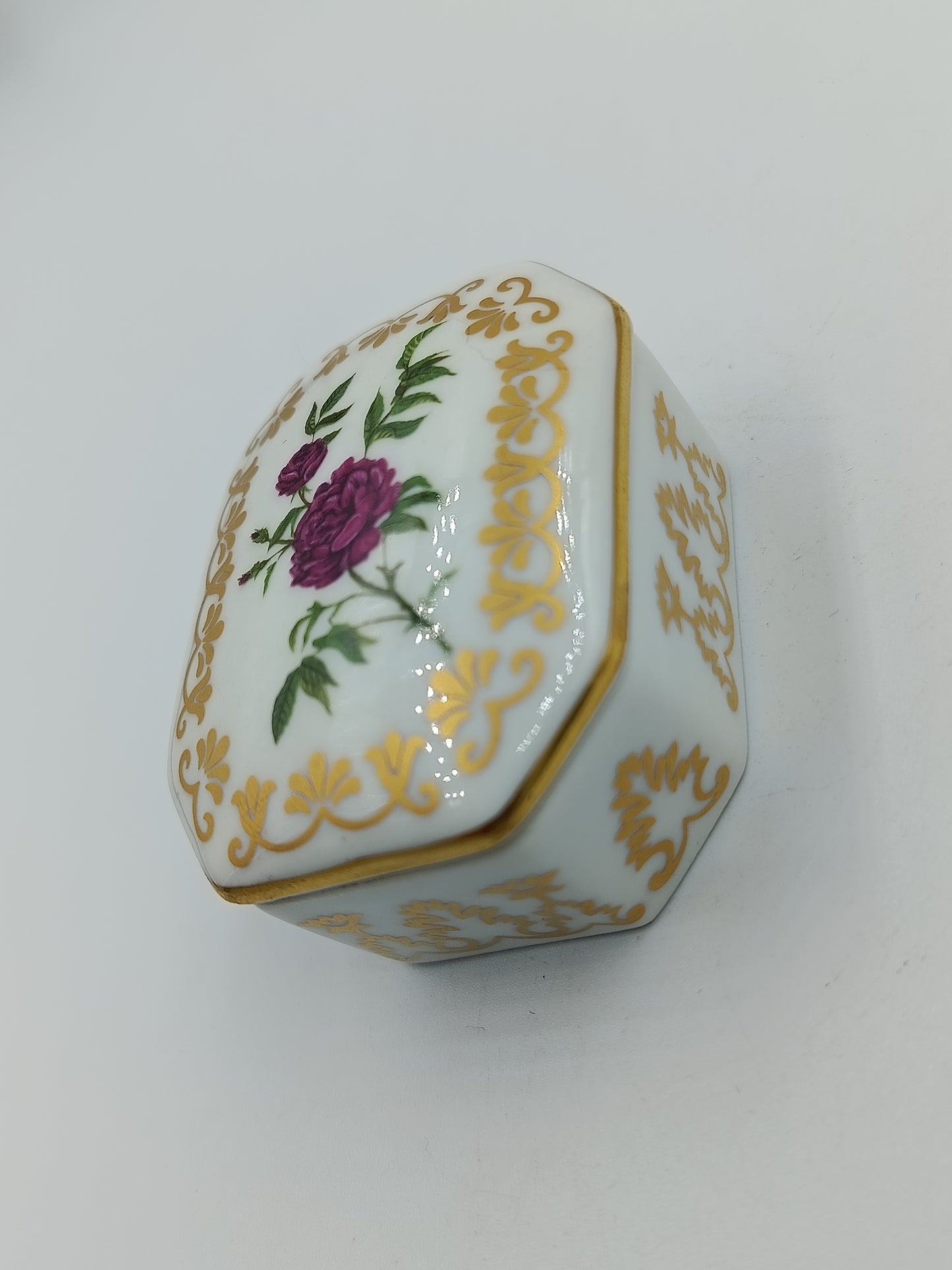 Porzellanschatulle  aus Empress Josephine’s Rose Garden