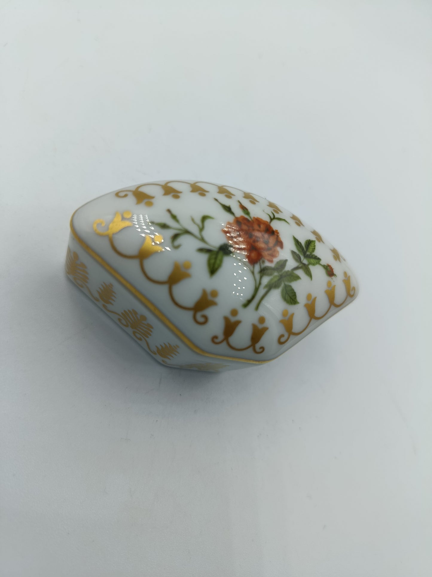 Porzellanschatulle  aus Empress Josephine’s Rose Garden