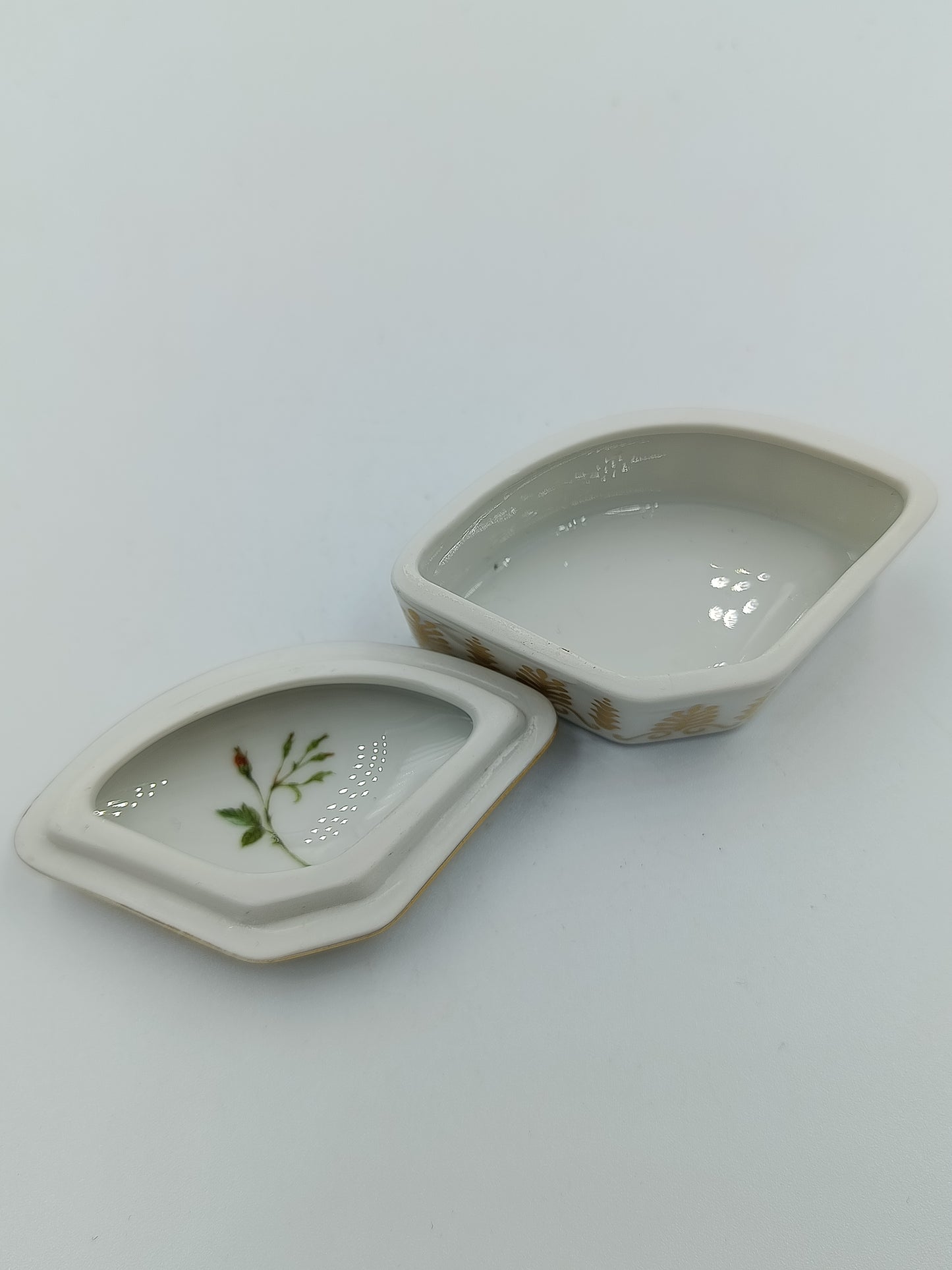 Porzellanschatulle  aus Empress Josephine’s Rose Garden