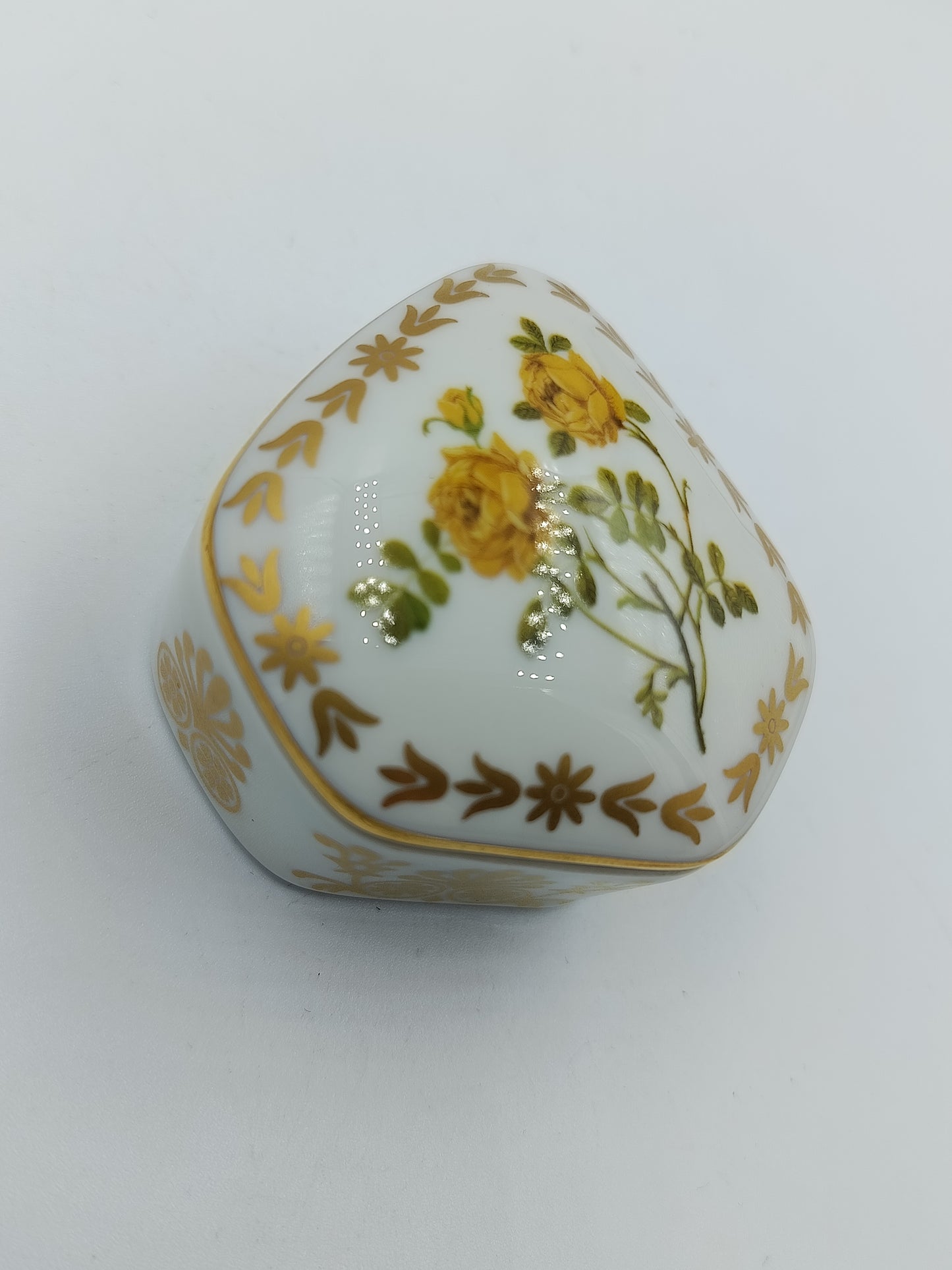 Porzellanschatulle aus Empress Josephine’s Rose Garden