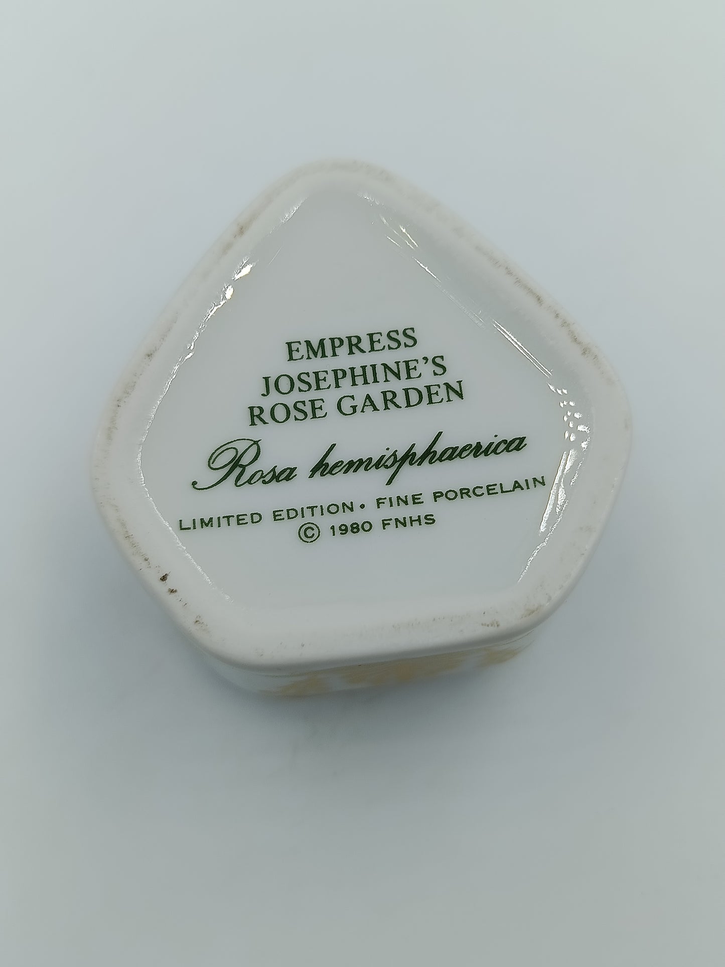 Porzellanschatulle aus Empress Josephine’s Rose Garden