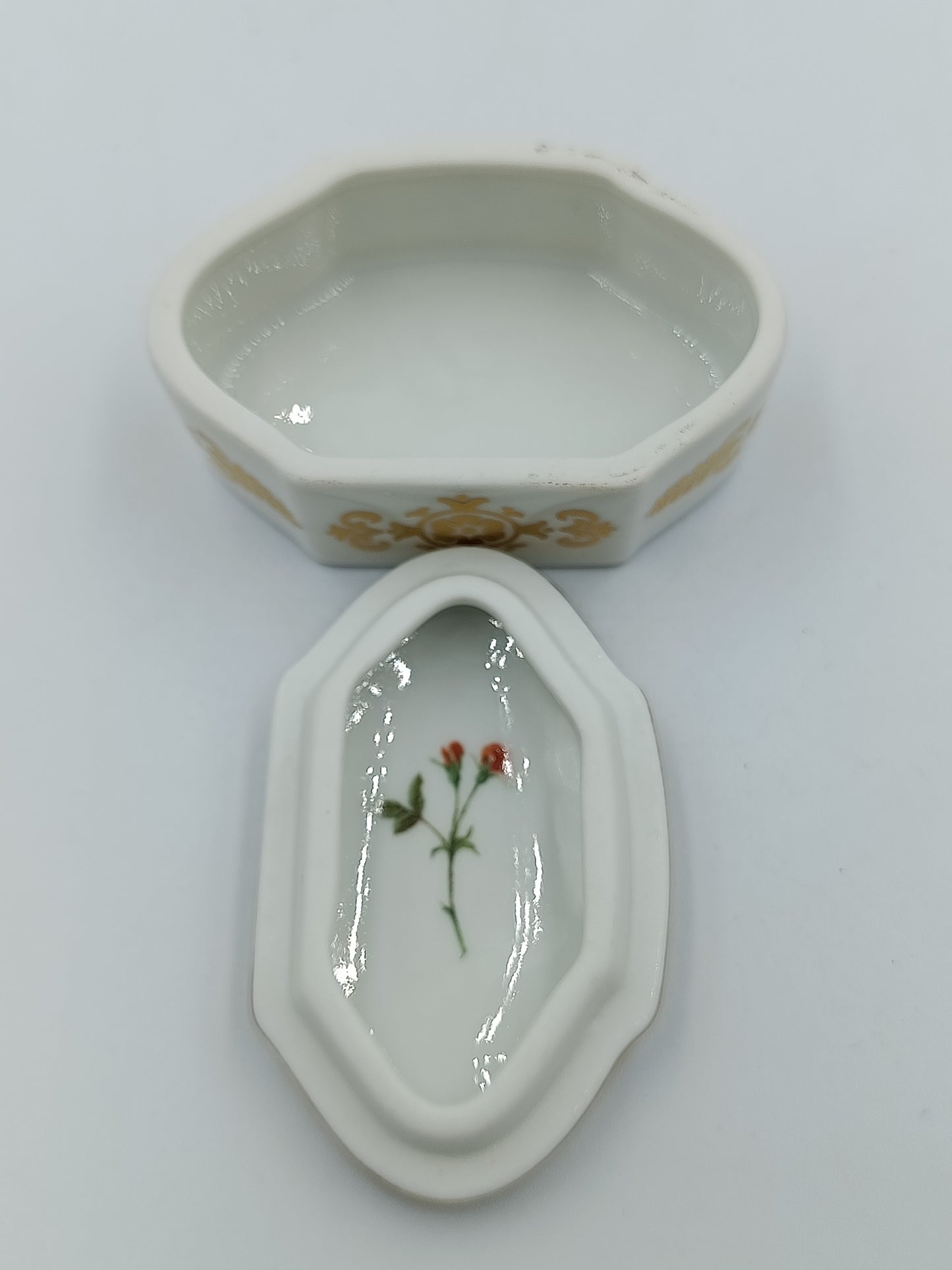 Porzellanschatulle  aus Empress Josephine’s Rose Garden