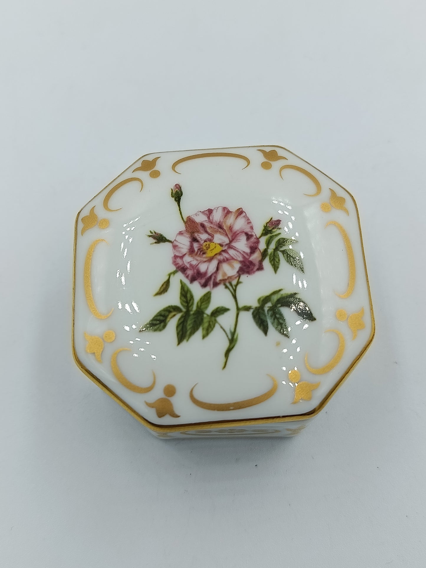 Porzellanschatulle aus Empress Josephine’s Rose Garden