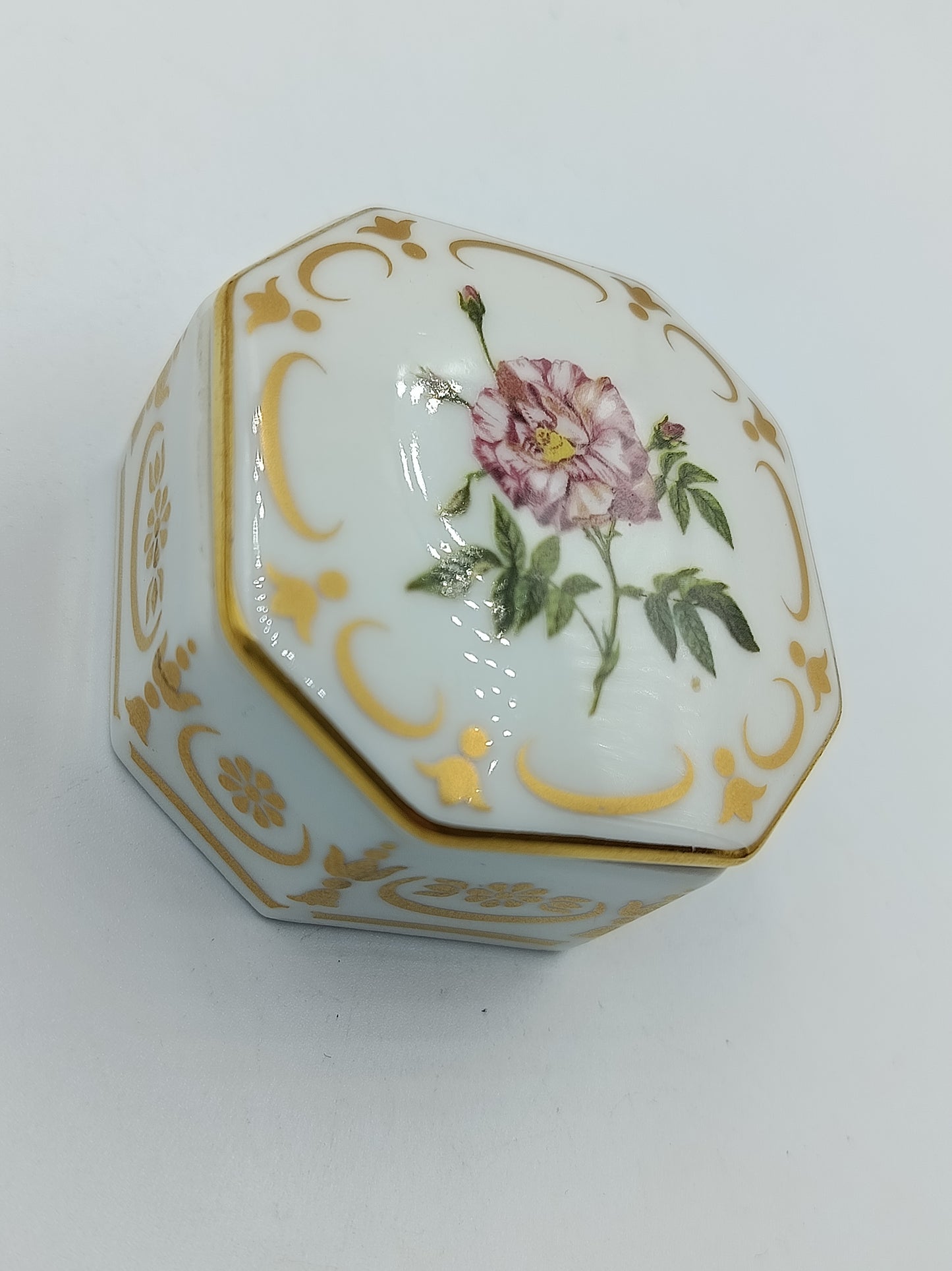 Porzellanschatulle aus Empress Josephine’s Rose Garden
