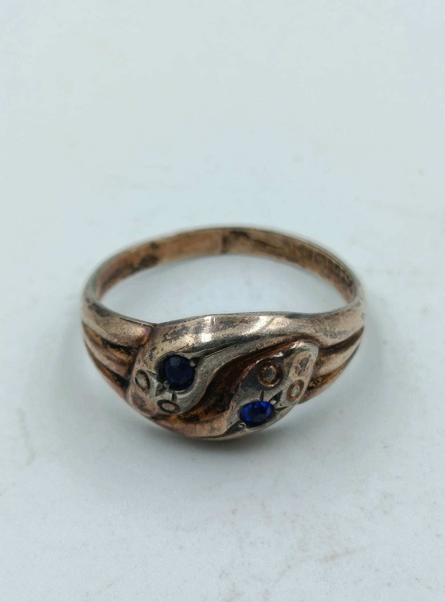 Vintage Silberring mit Schlangenmotiv und blauen Steinen
