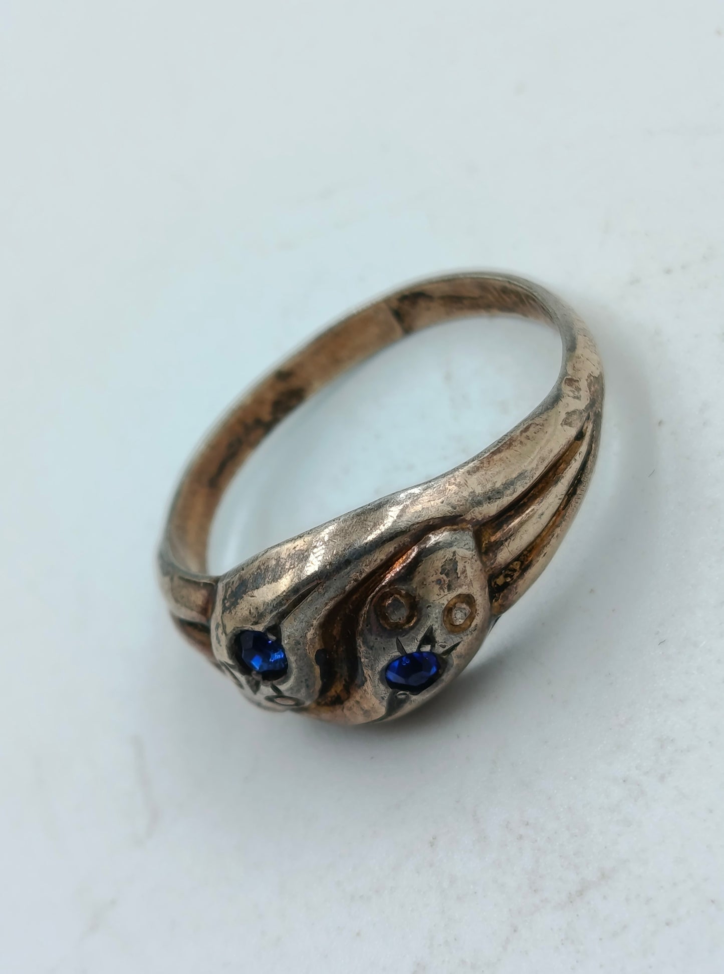 Vintage Silberring mit Schlangenmotiv und blauen Steinen
