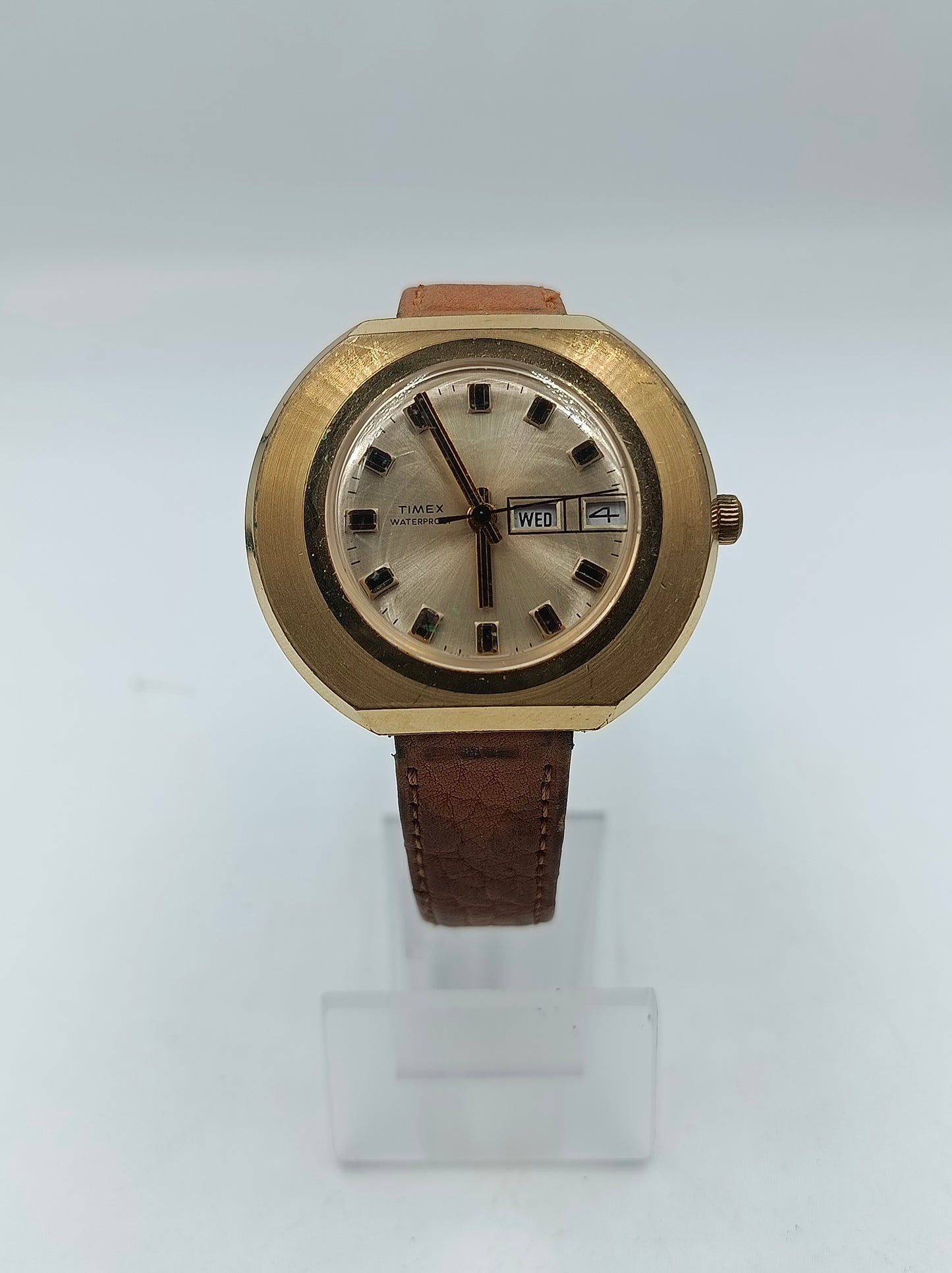 Timex Waterproof Armbanduhr mit Tages und Datumsanzeige