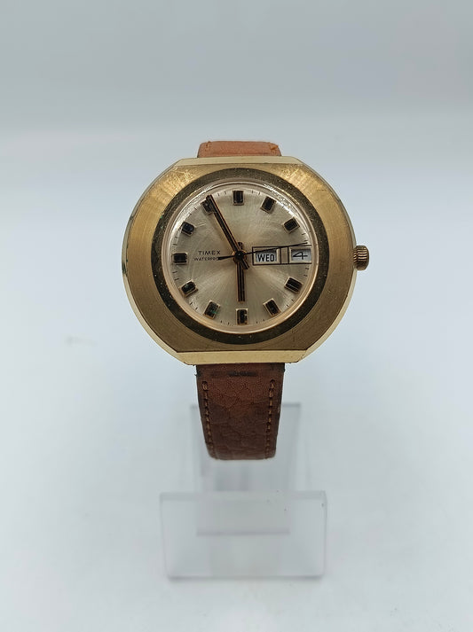 Timex Waterproof Armbanduhr mit Tages und Datumsanzeige