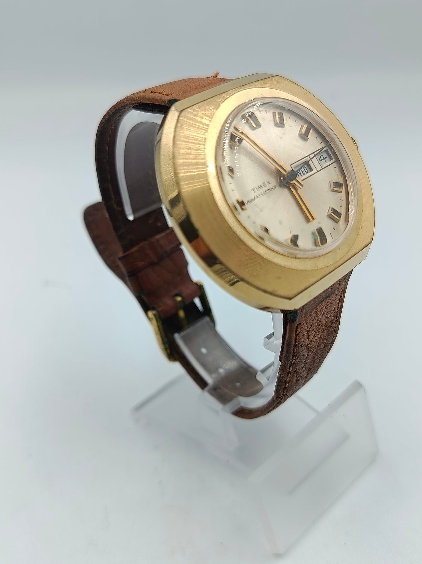 Timex Waterproof Armbanduhr mit Tages und Datumsanzeige