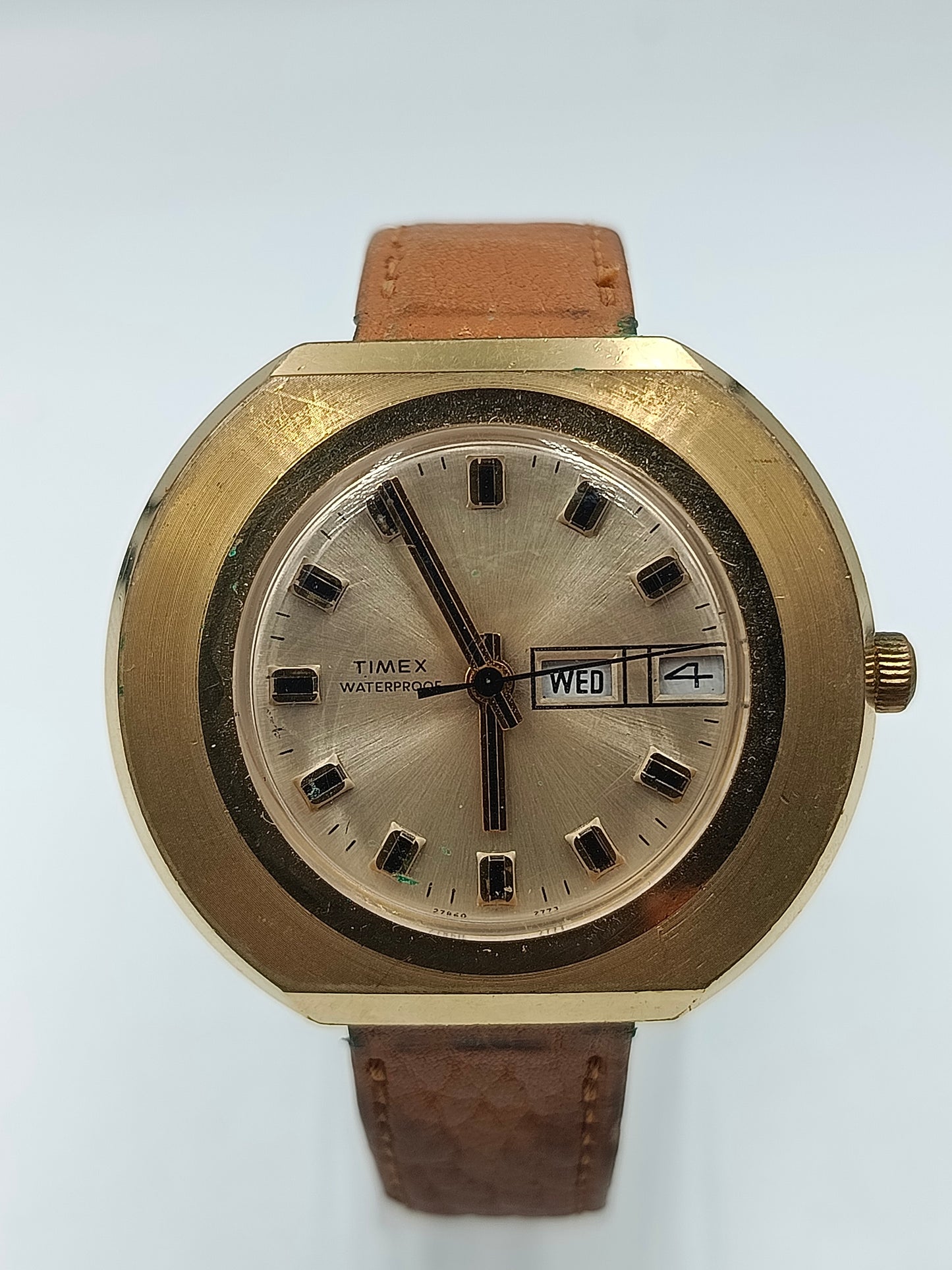 Timex Waterproof Armbanduhr mit Tages und Datumsanzeige