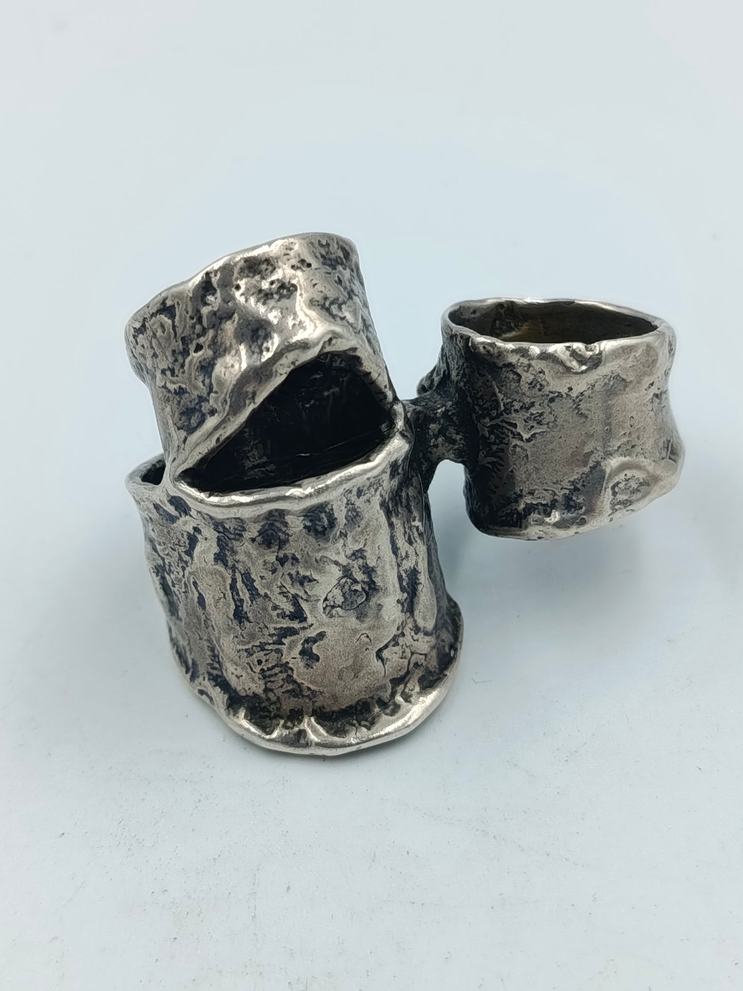 Antiker Silberring mit außergewöhnlichem Design