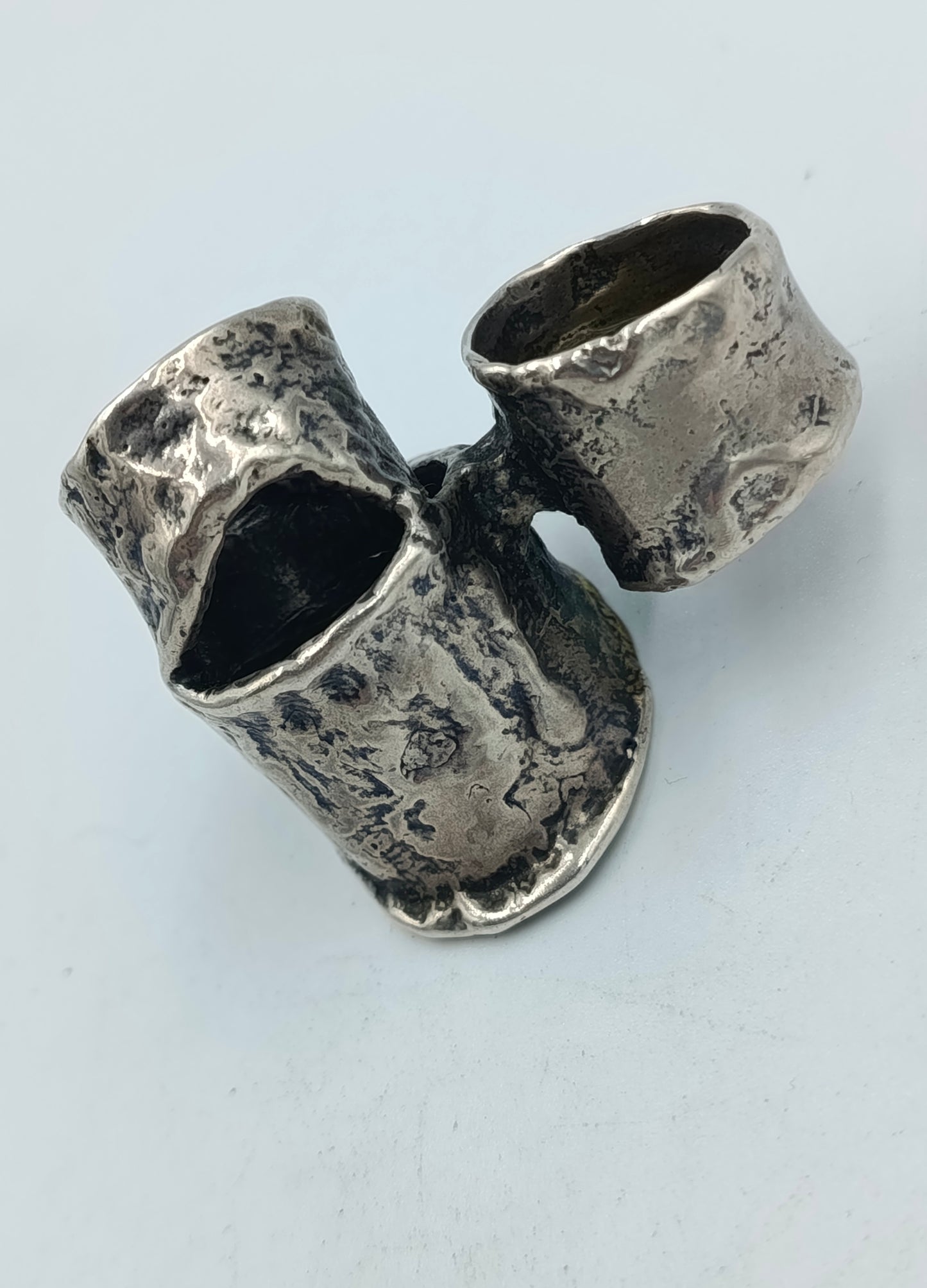 Antiker Silberring mit außergewöhnlichem Design