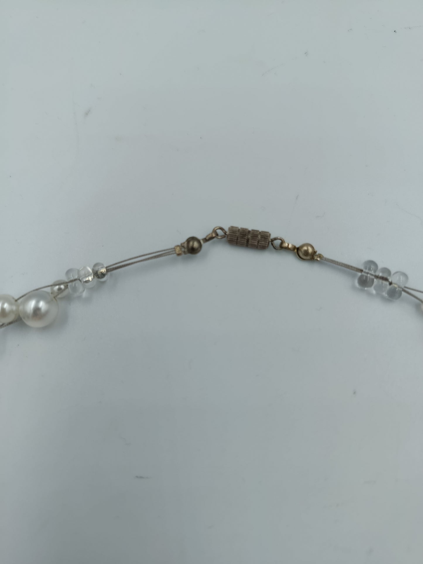 elegante Perlenkette mit Kristallakzenten