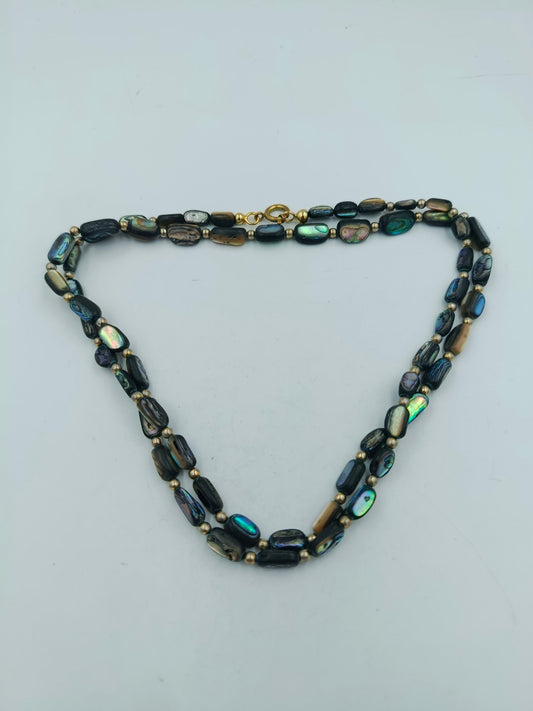 Abalone Muschel Kette mit goldfarbenen Akzenten
