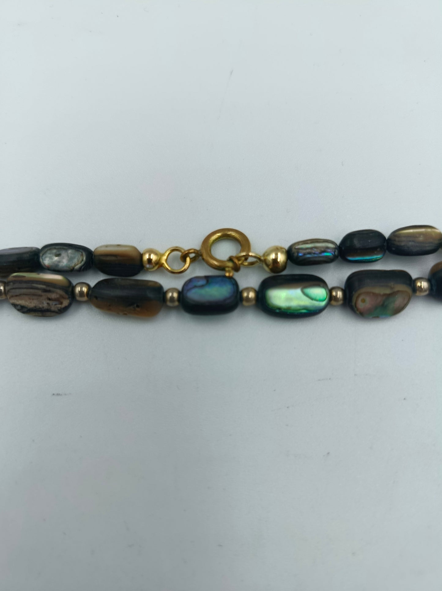 Abalone Muschel Kette mit goldfarbenen Akzenten