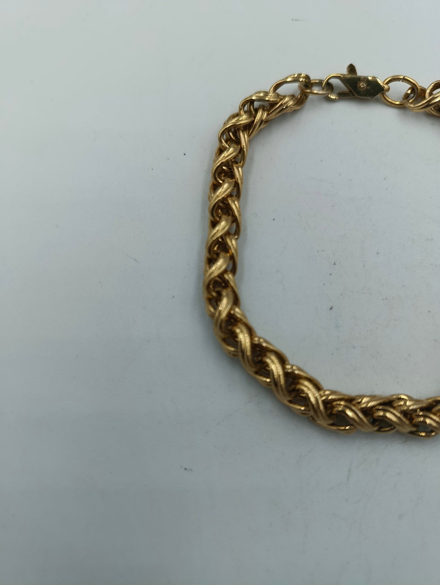 Elegantes vergoldetes Armband mit geflochtener Gliederstruktur  klassisches Design 19 cm