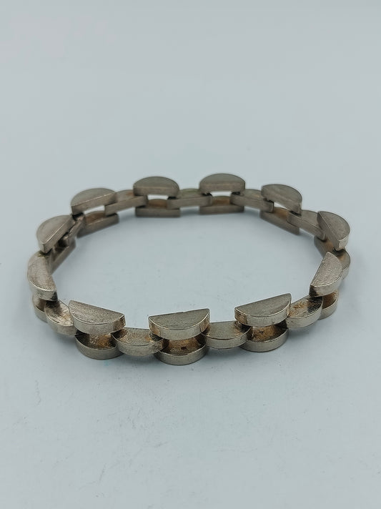Auffälliges versilbertes Armband mit halbmondförmigen Gliedern  Vintage Stil 20 cm