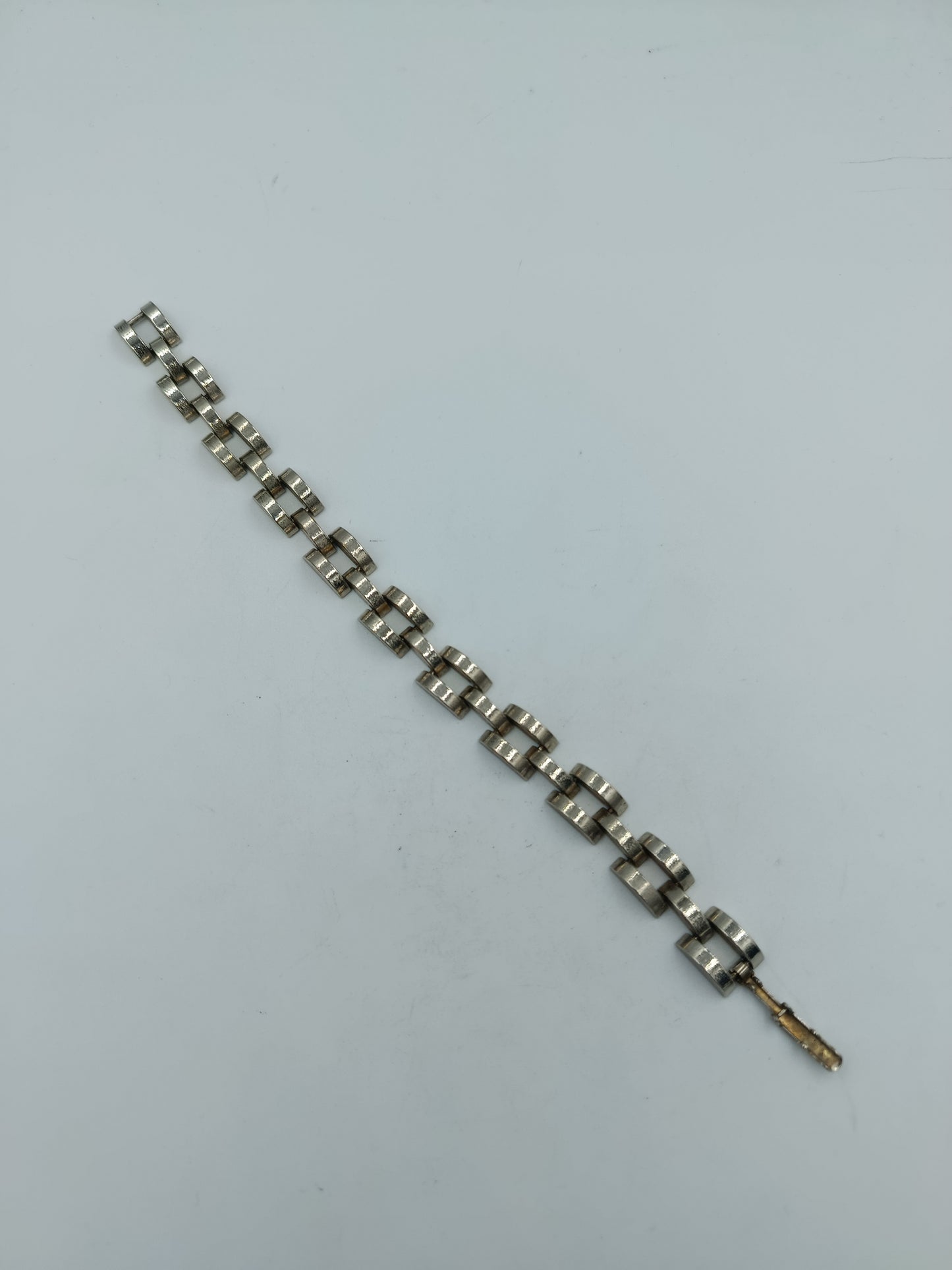 Auffälliges versilbertes Armband mit halbmondförmigen Gliedern  Vintage Stil 20 cm