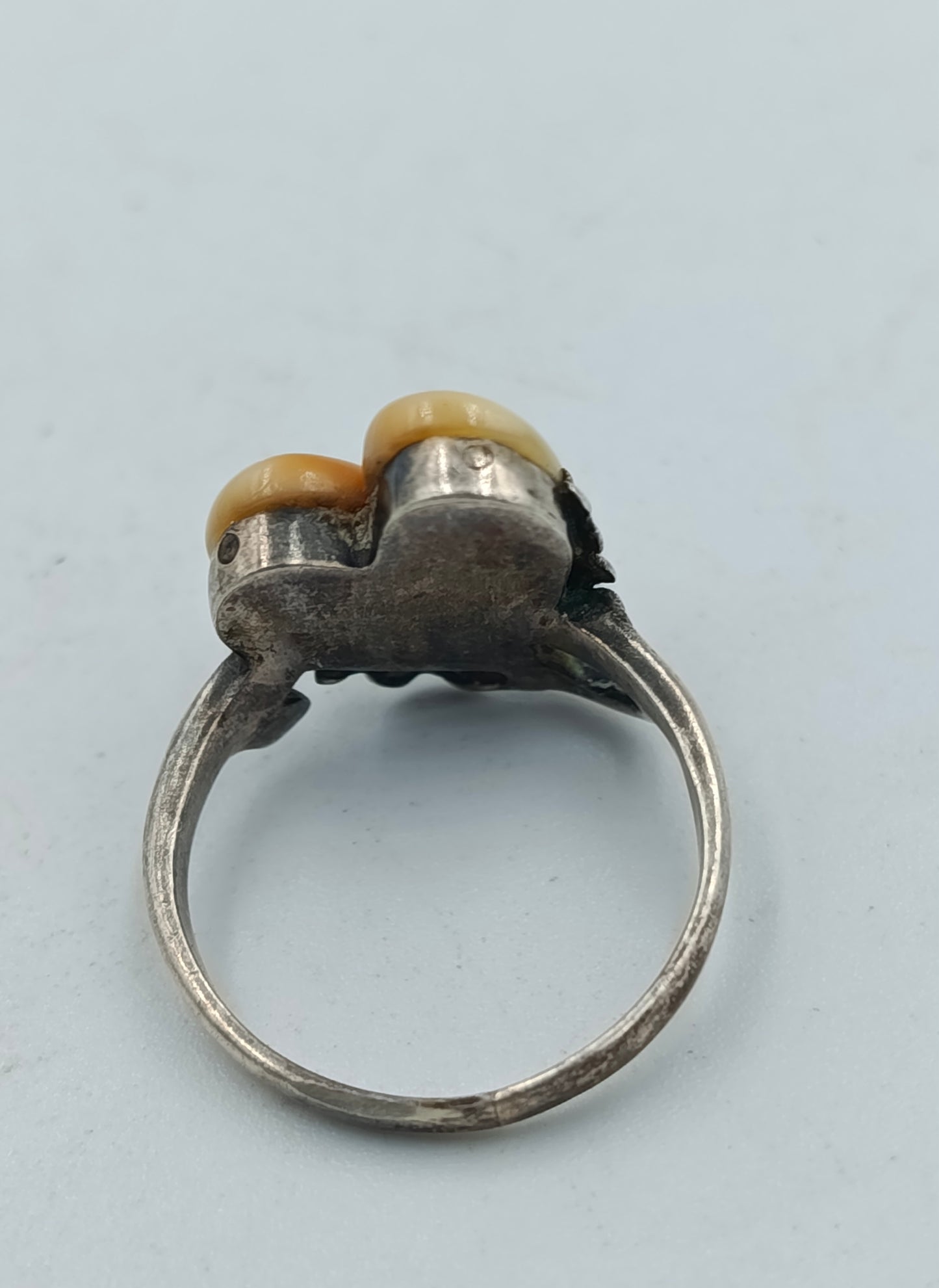 Silberring mit Hirschhorn Optik und Eichenblatt Design