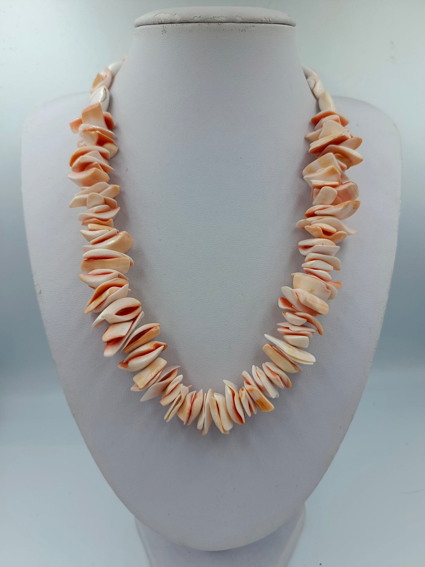 Vintage Muschelkette in Creme Apricot Naturdesign Handarbeit