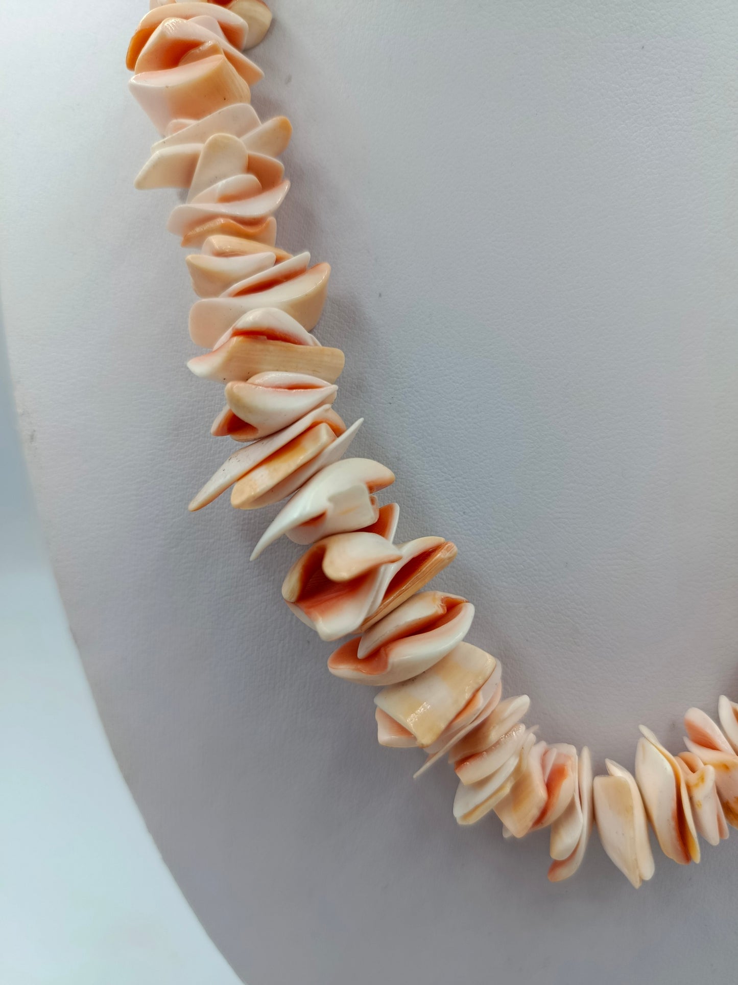 Vintage Muschelkette in Creme Apricot Naturdesign Handarbeit
