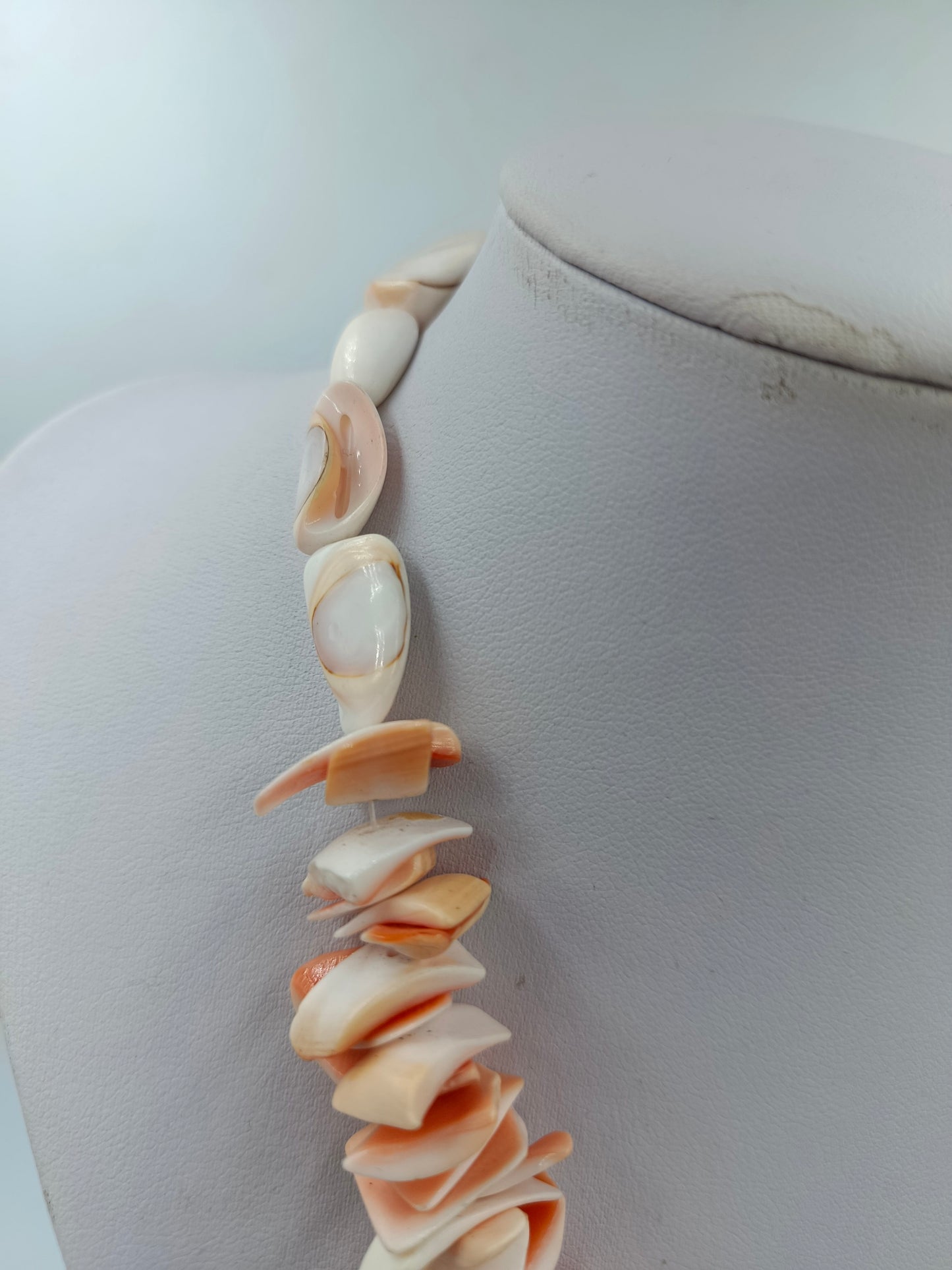 Vintage Muschelkette in Creme Apricot Naturdesign Handarbeit