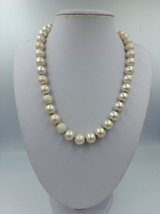 Klassische Perlenkette in Cremeweiß Vintage Stil