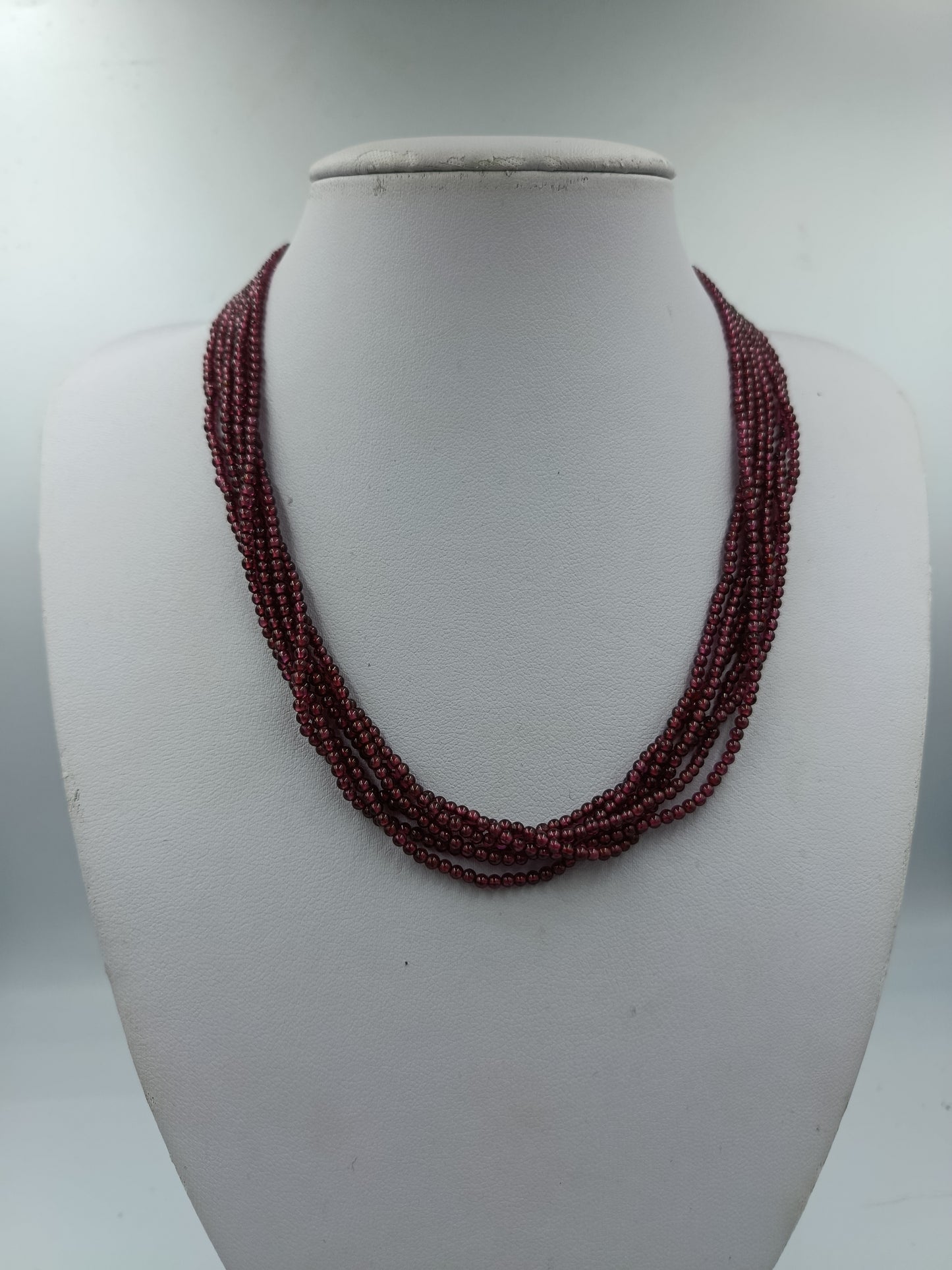 Mehrreihige Granatkette mit 925 Silberverschluss