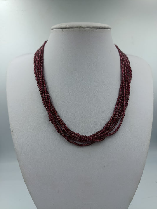 Mehrreihige Granatkette mit 925 Silberverschluss