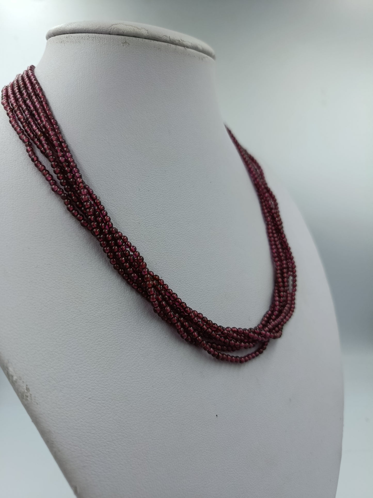 Mehrreihige Granatkette mit 925 Silberverschluss