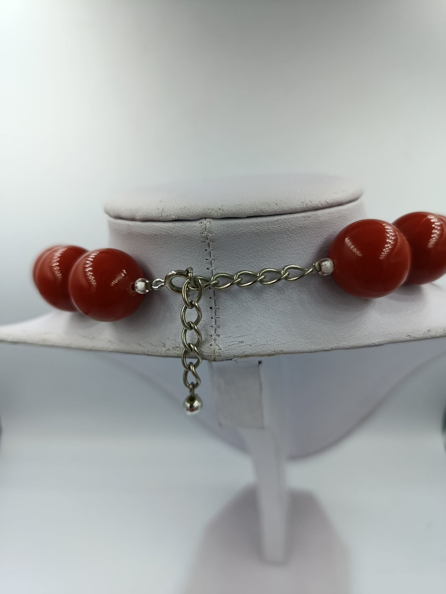 Kräftige Korallenkette in kräftigem Rot mit Silberverschluss