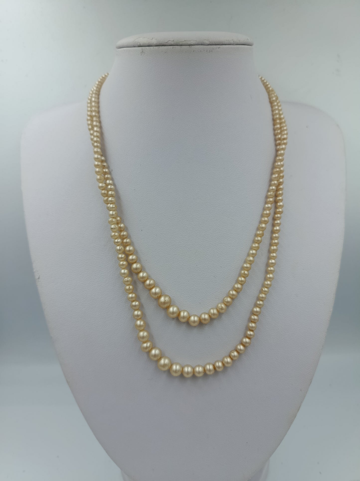 Elegante zweireihige Perlenkette mit 835 Silberverschluss