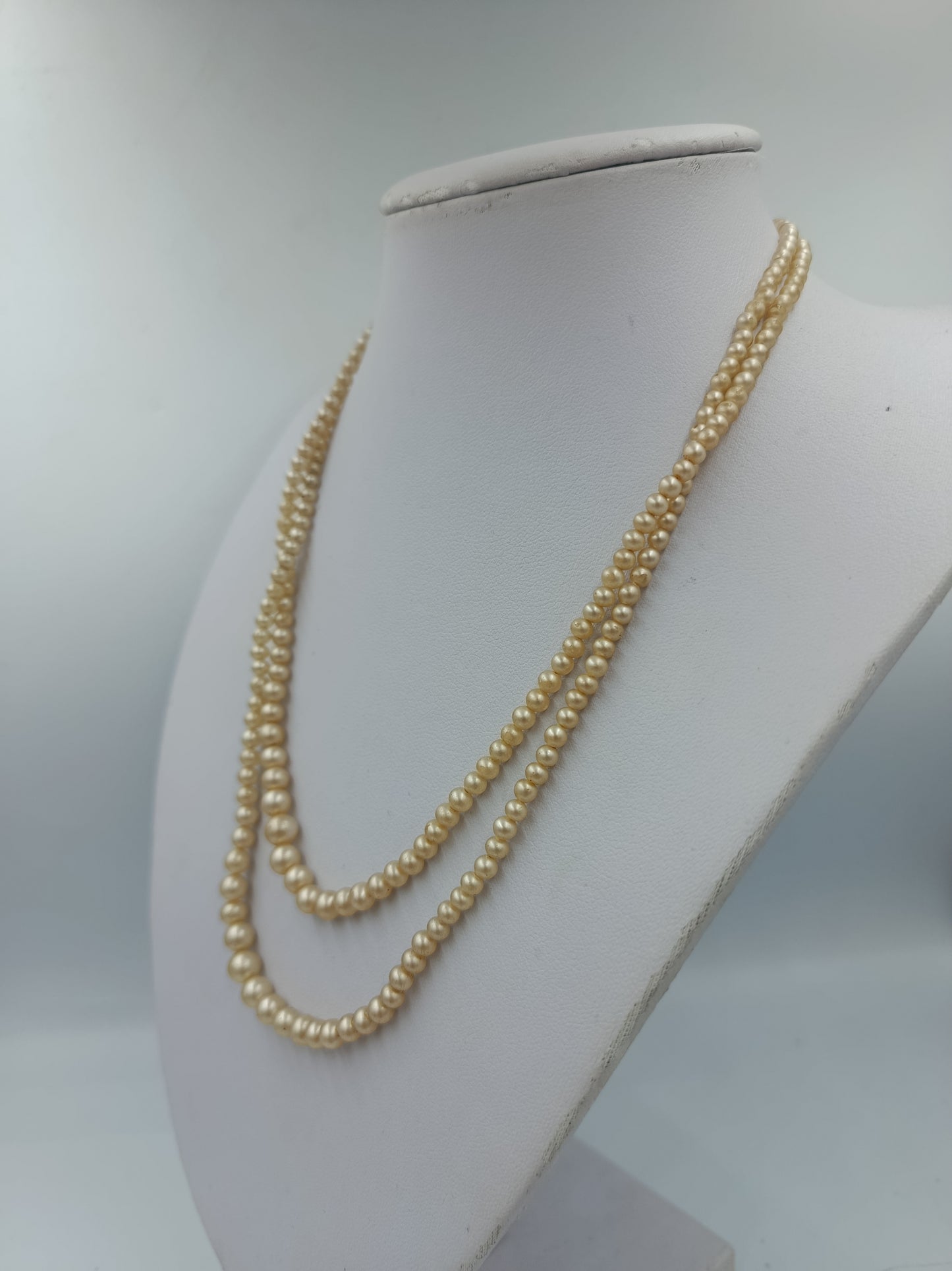 Elegante zweireihige Perlenkette mit 835 Silberverschluss