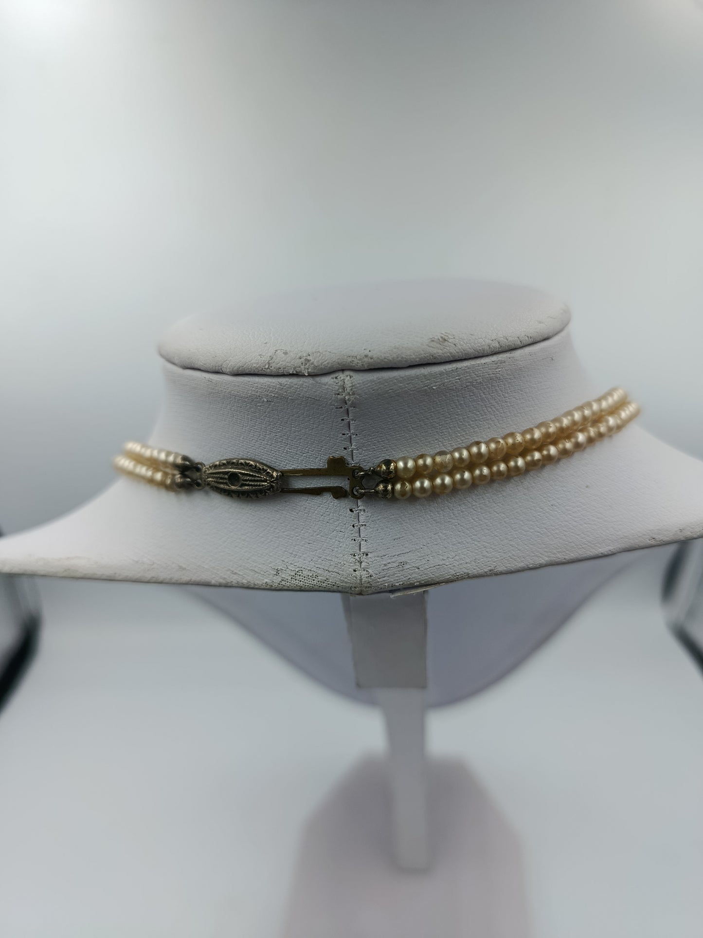 Elegante zweireihige Perlenkette mit 835 Silberverschluss