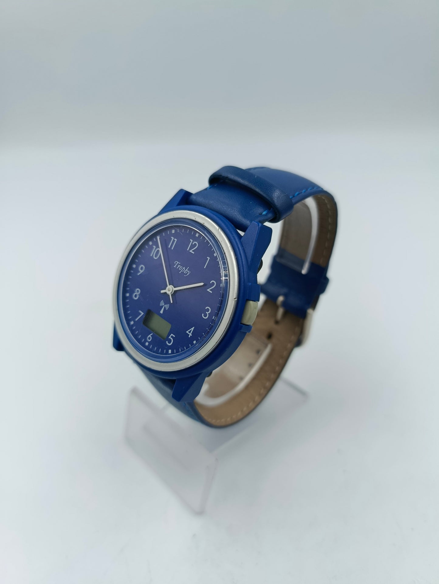 Trophy Armbanduhr in Blau mit Analog Digital Anzeige