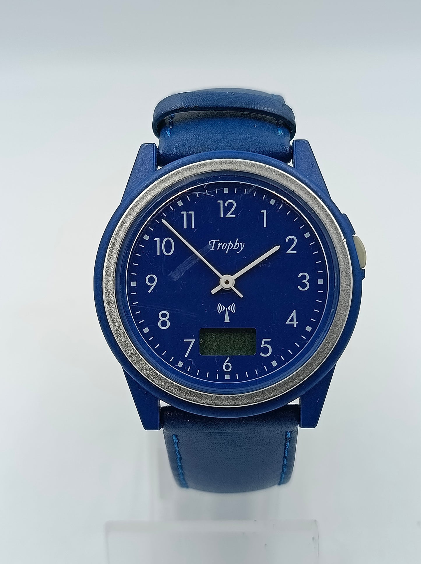 Trophy Armbanduhr in Blau mit Analog Digital Anzeige