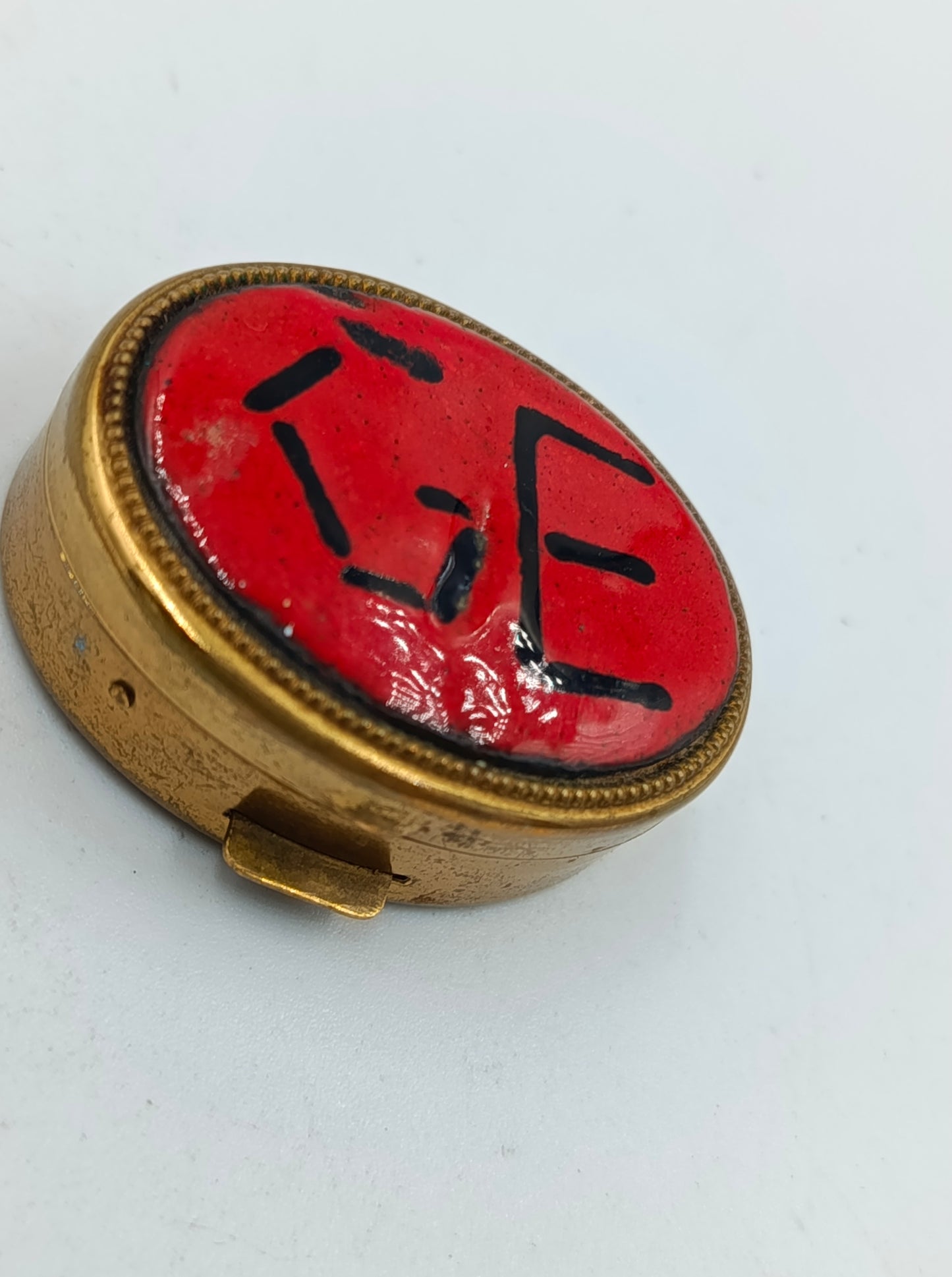 Kleine runde Schmuckdose Metall Goldfarben