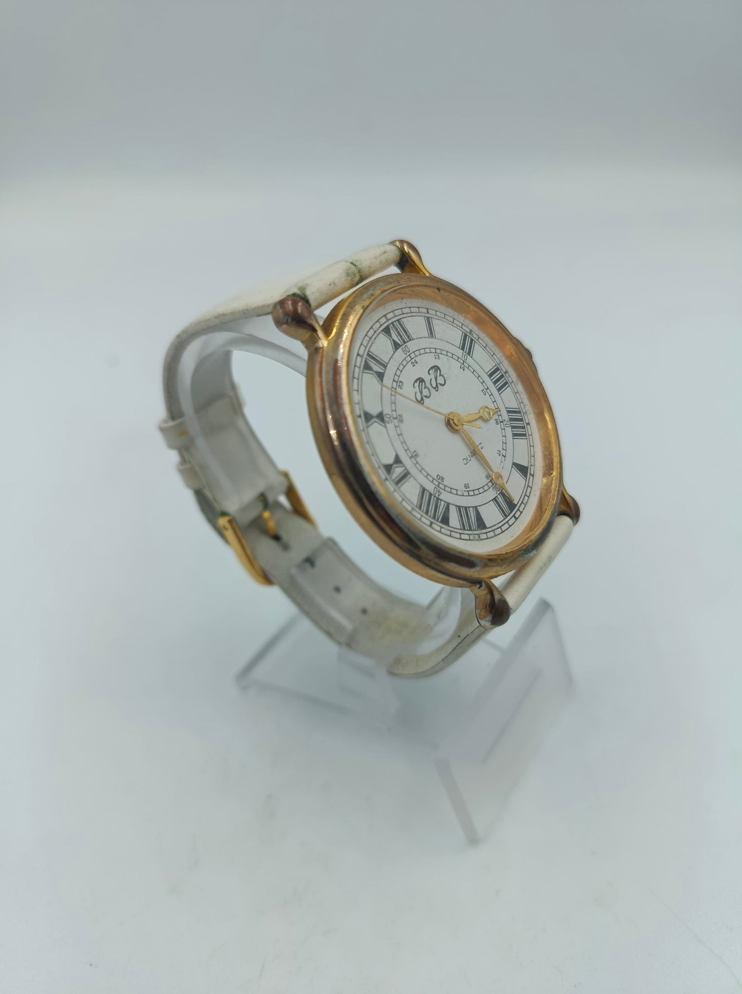 BB Damen Armbanduhr Goldoptik mit Weißem Armband Vintage