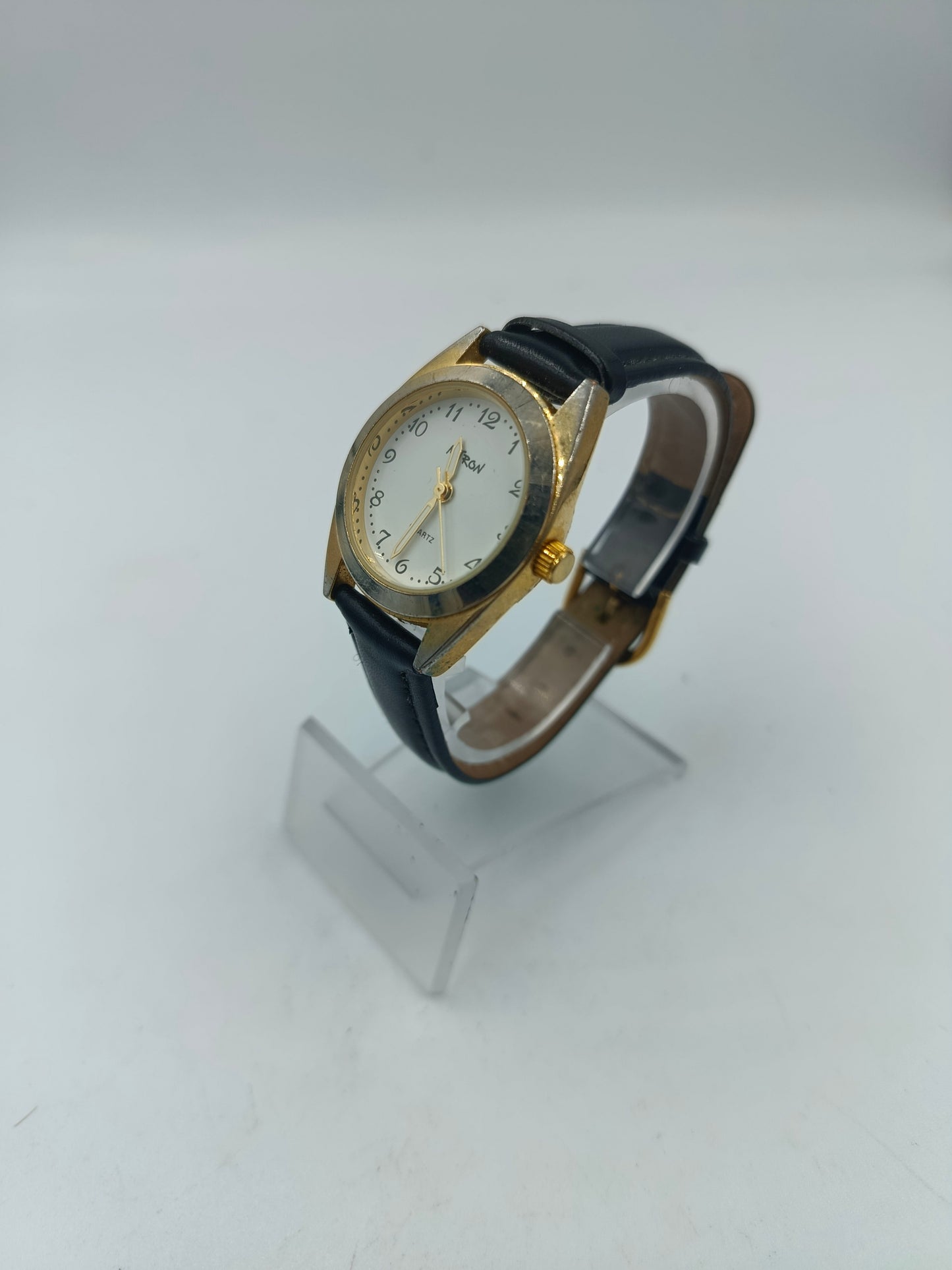 Mirron Damenarmbanduhr Gold Weiß Schwarz Quartz