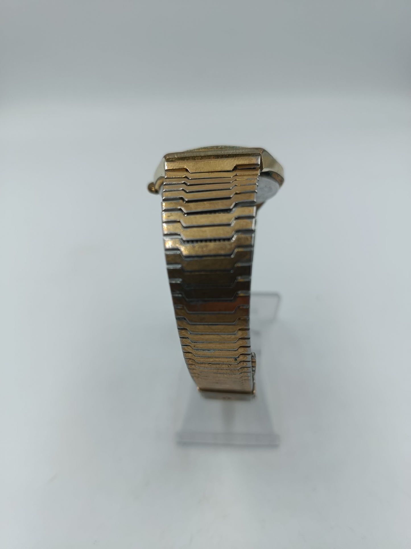 Bulova Herrenarmbanduhr Goldfarben Quartz Vintage