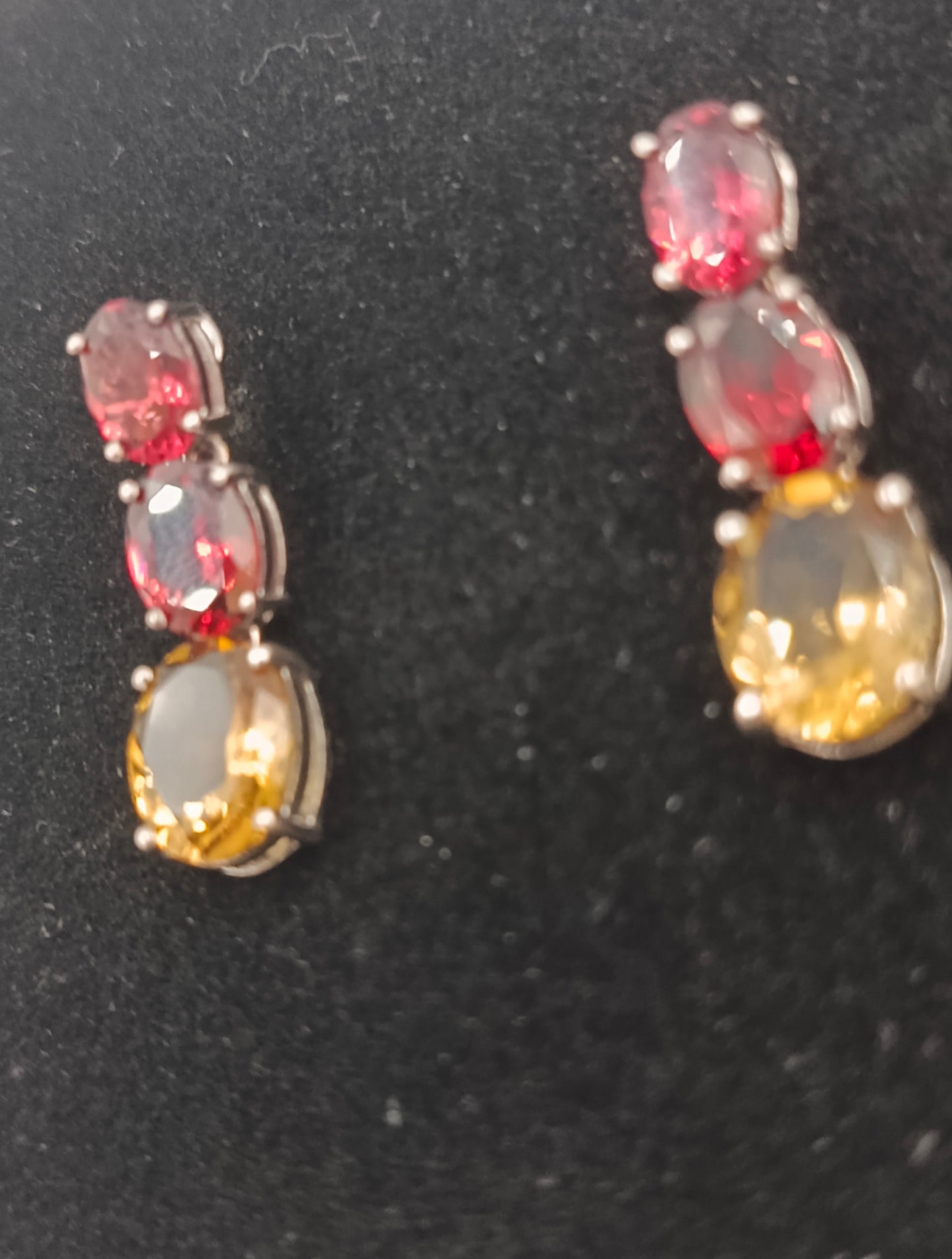 925 Silber Ohrringe mit roten und gelben Steinen elegant