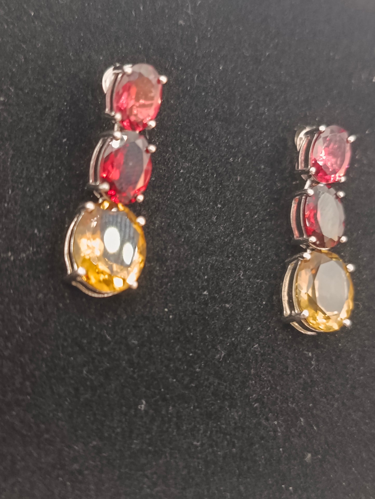 925 Silber Ohrringe mit roten und gelben Steinen elegant