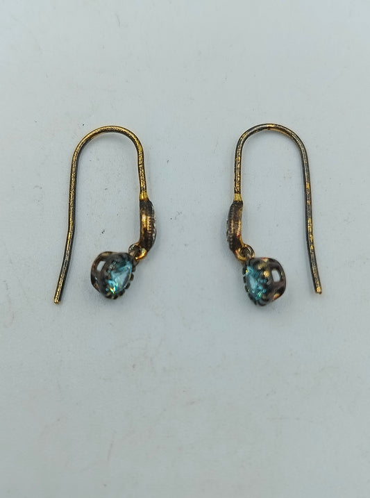925 Silber vergoldete Ohrringe mit hellblauem Stein filigran