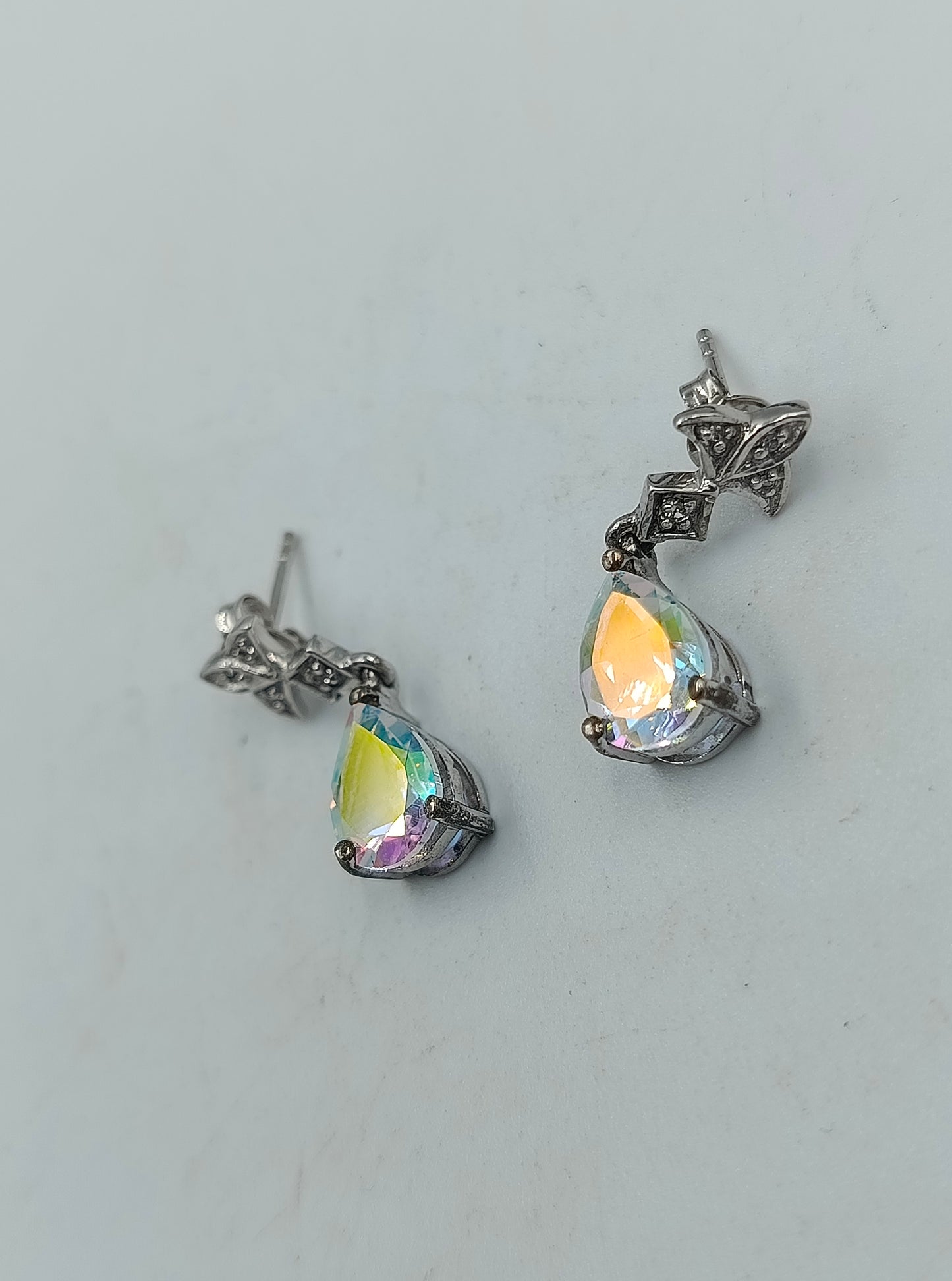 925 Silber Ohrringe mit irisierendem Stein Tropfenform elegant